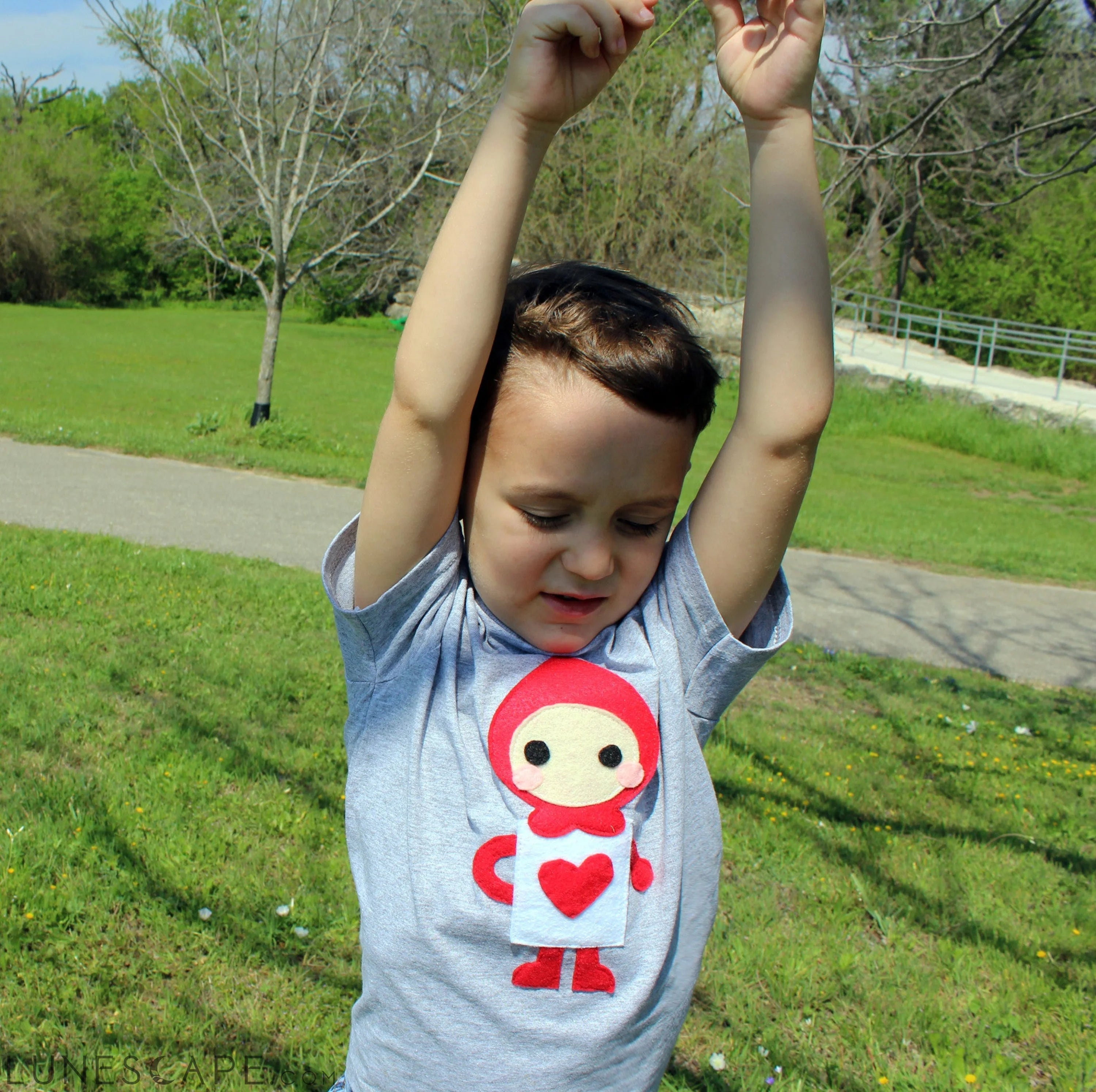 The Trumps - Heart - Alice's Adventure in Wonderland - Kids T-Shirt LUNESCAPE