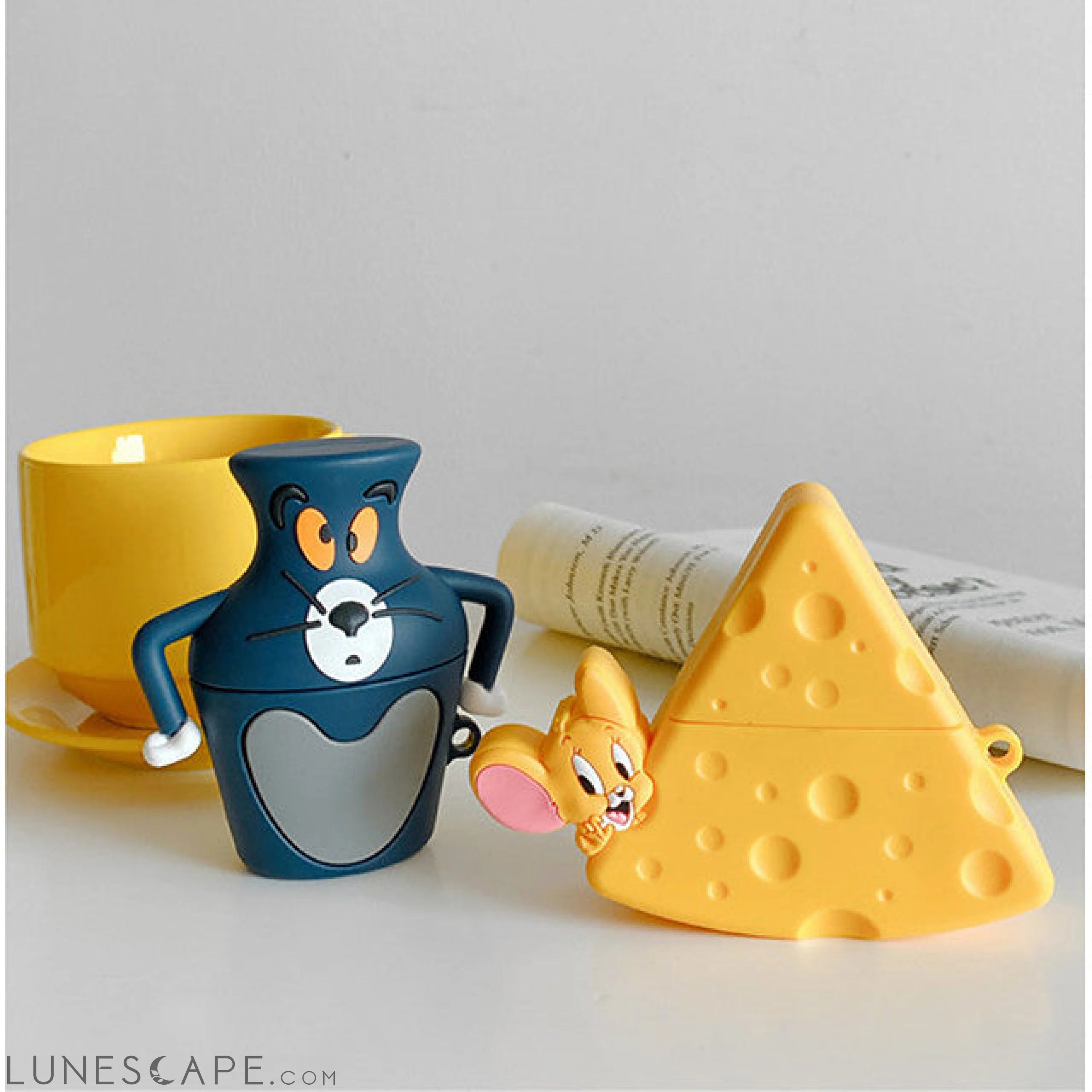 Tom And Jerry AirPods Pro Headphone Case LUNESCAPE