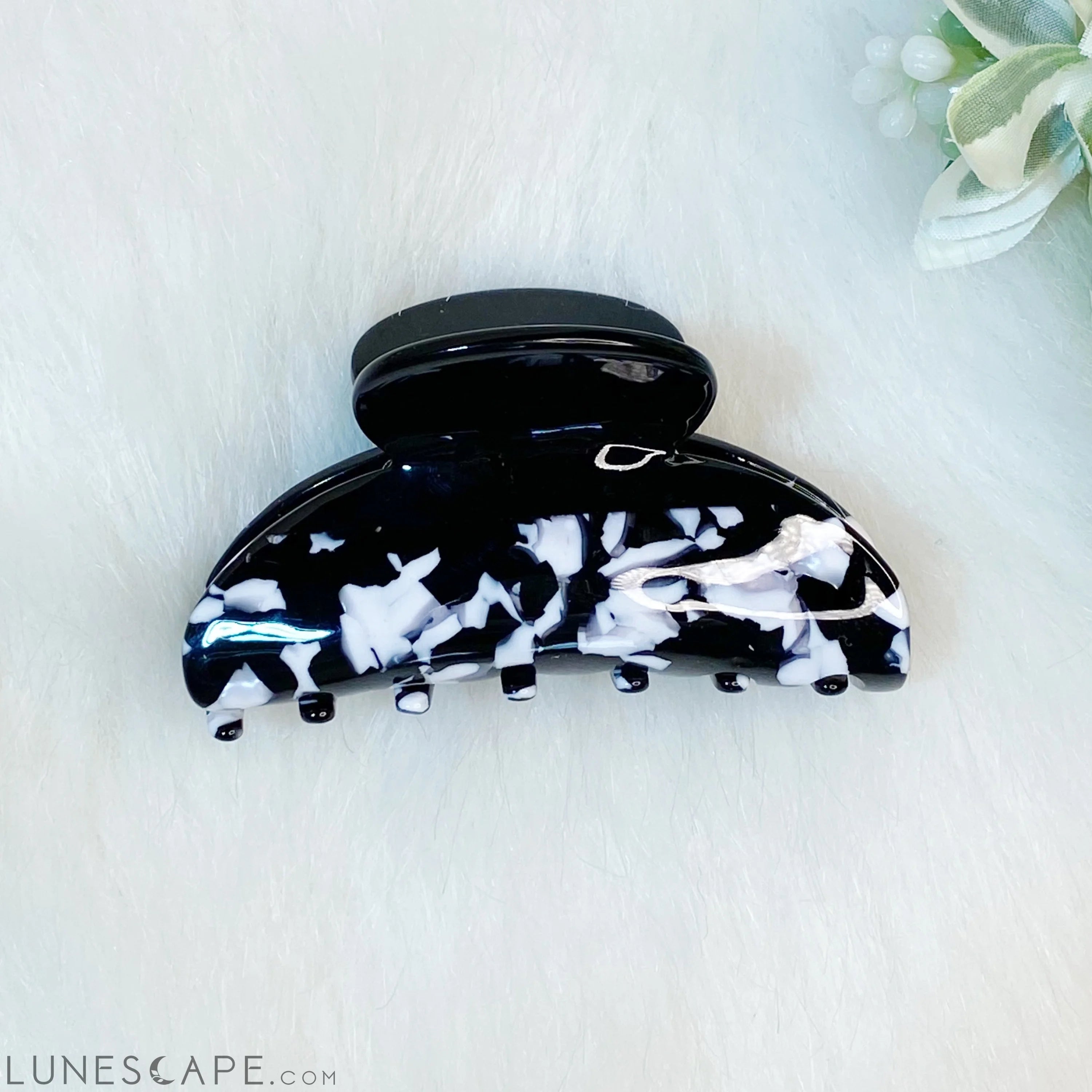 Two Toned Luxe Hair Claw LUNESCAPE