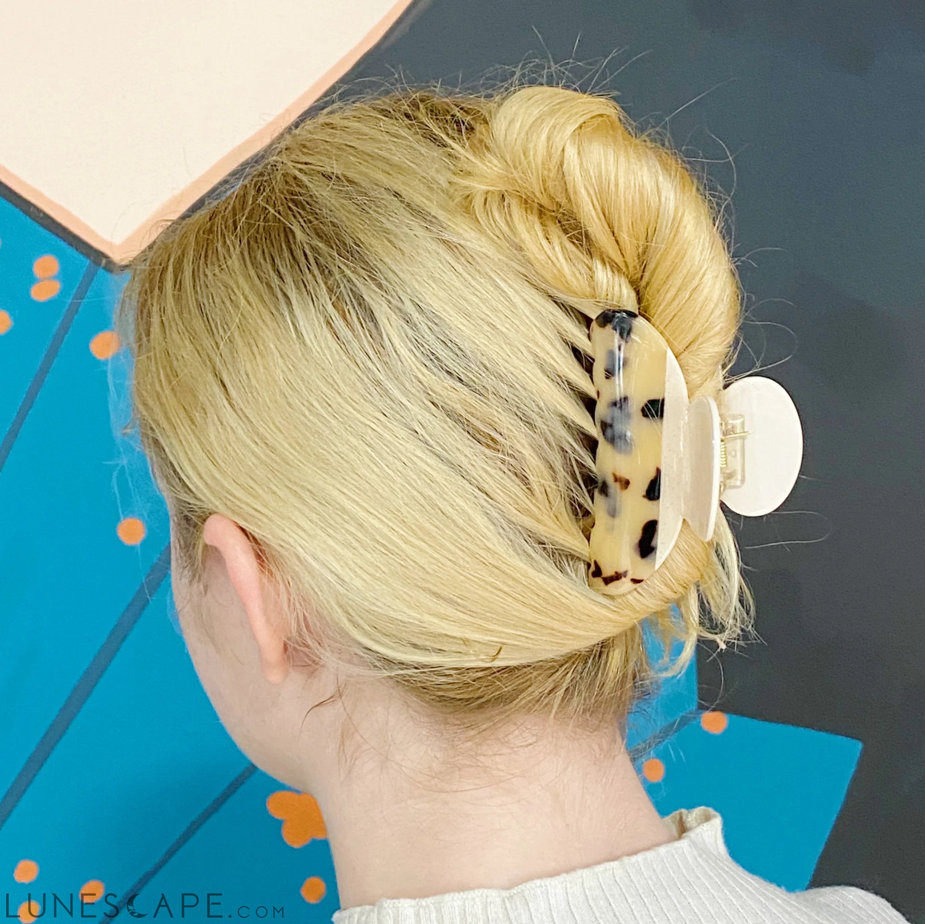 Two Toned Luxe Hair Claw LUNESCAPE