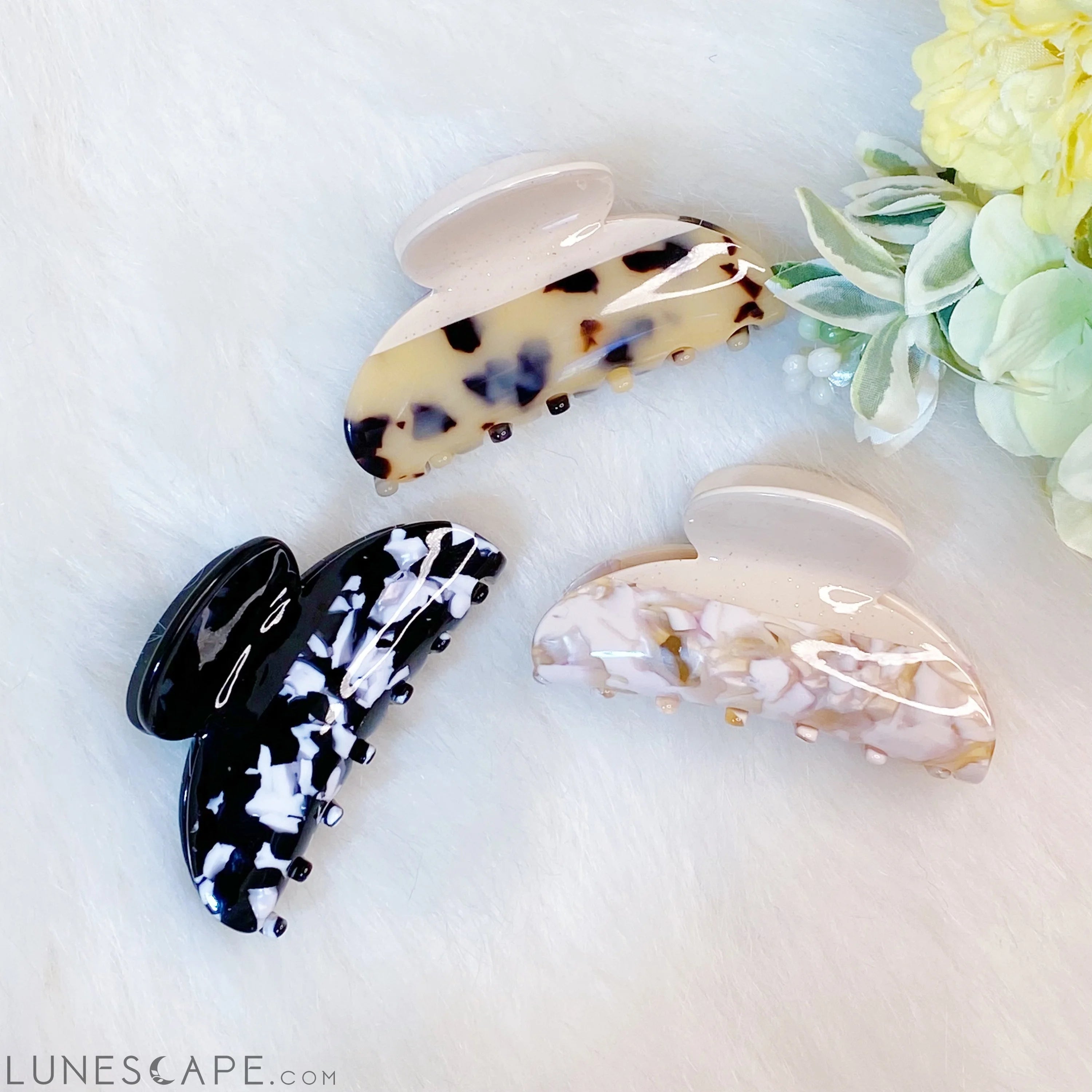 Two Toned Luxe Hair Claw LUNESCAPE