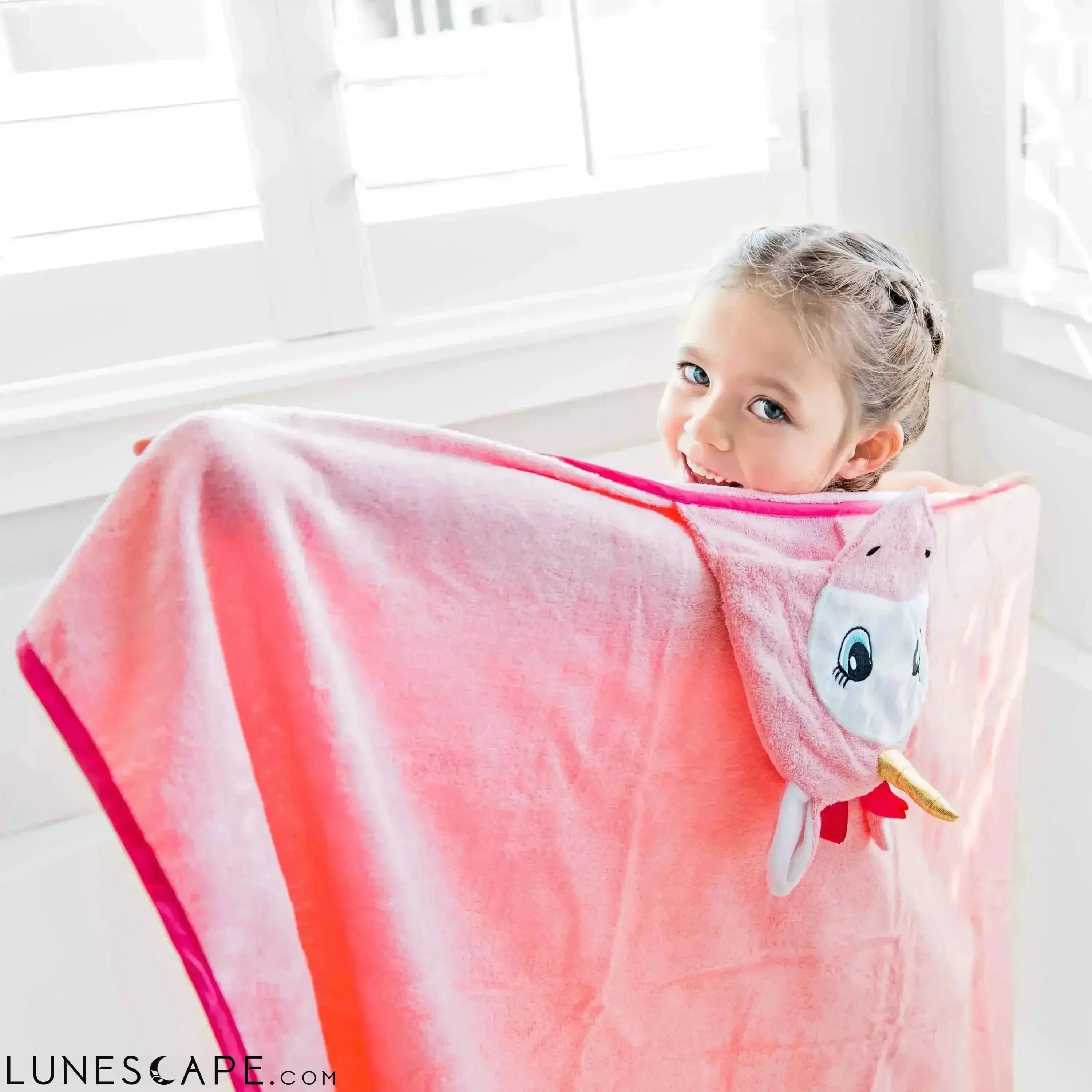 Unicorn Organic Bamboo Hooded Bath Towel - Pink LUNESCAPE