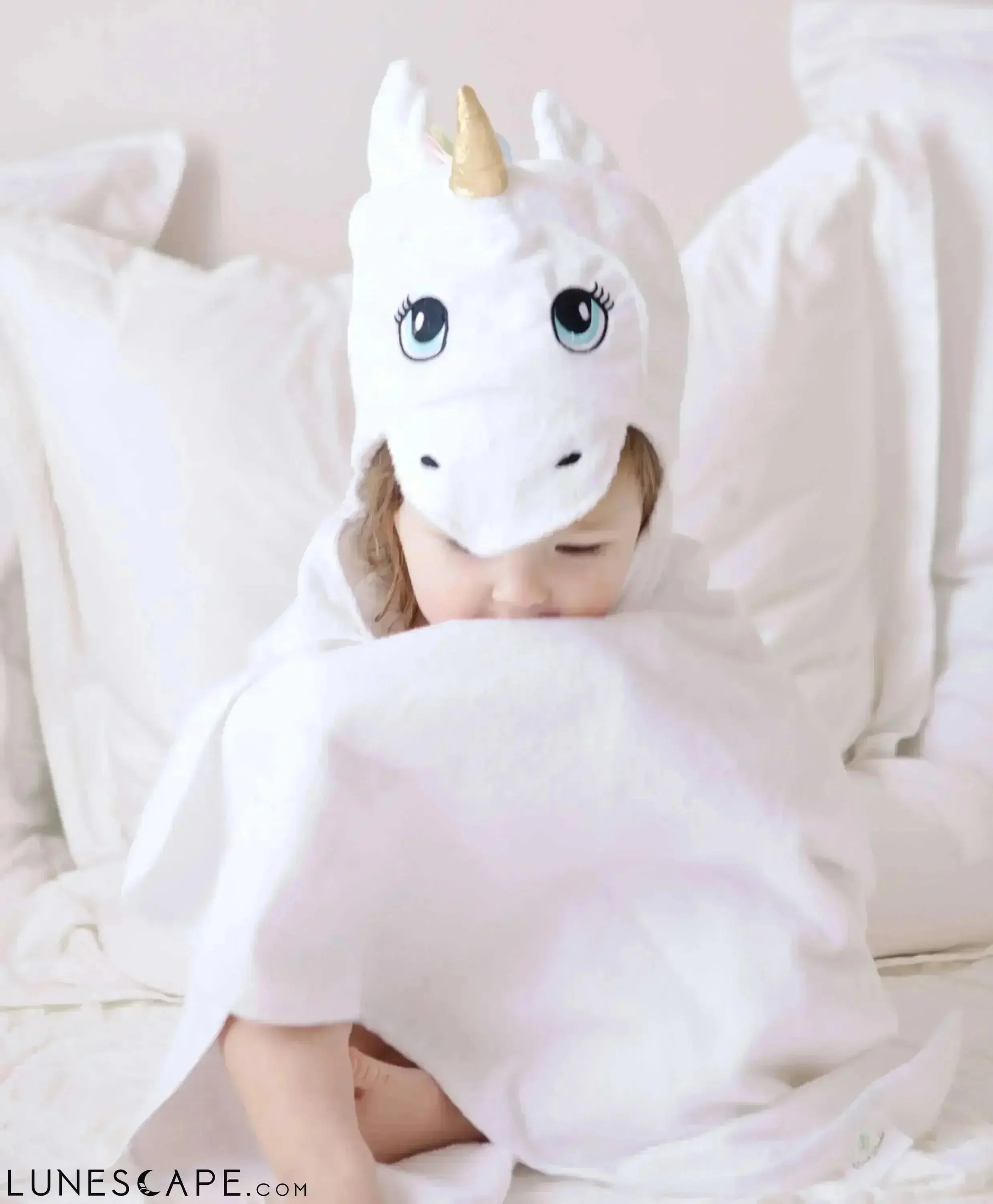 Unicorn Organic Bamboo Hooded Bath Towel - White LUNESCAPE