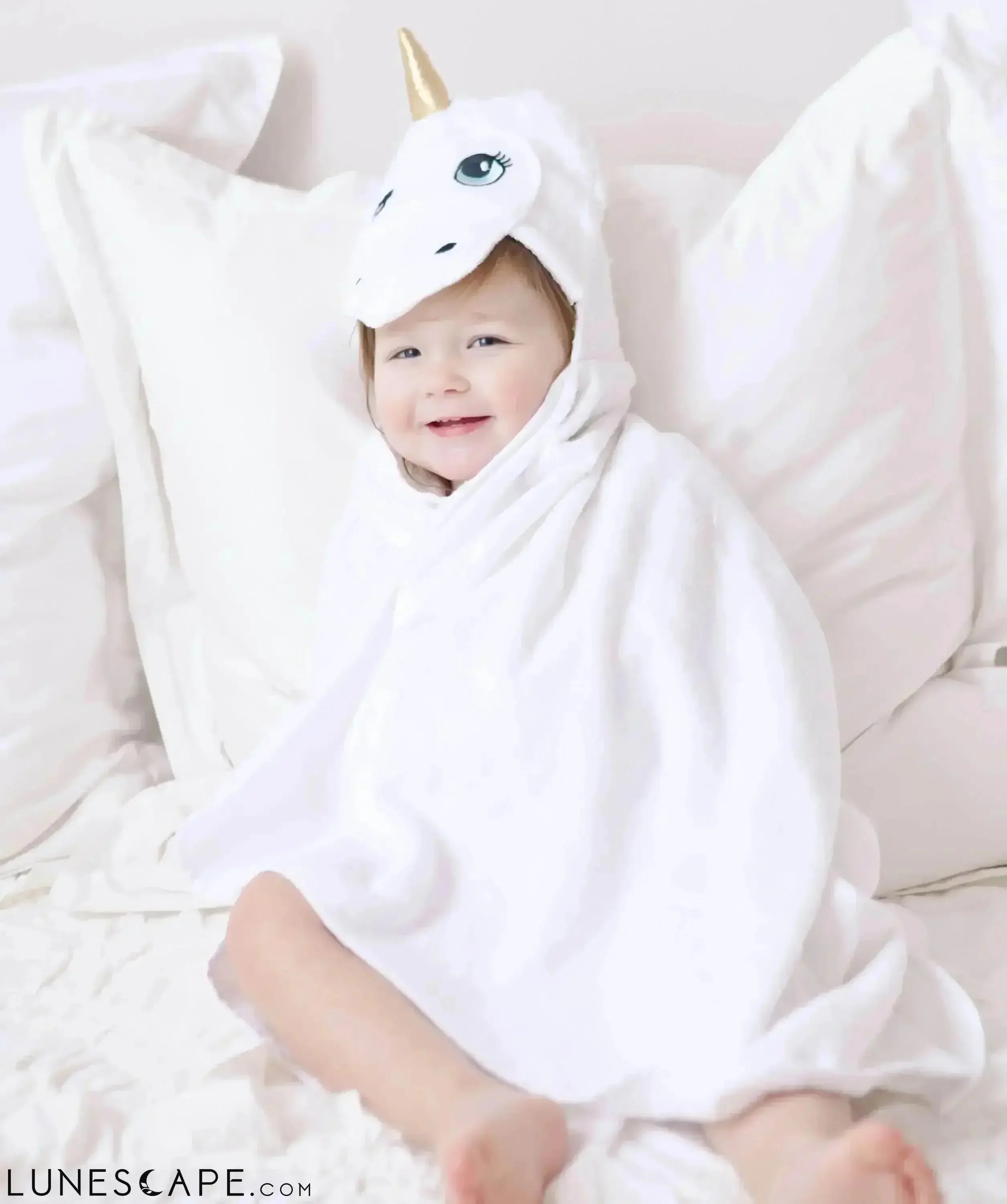 Unicorn Organic Bamboo Hooded Bath Towel - White LUNESCAPE