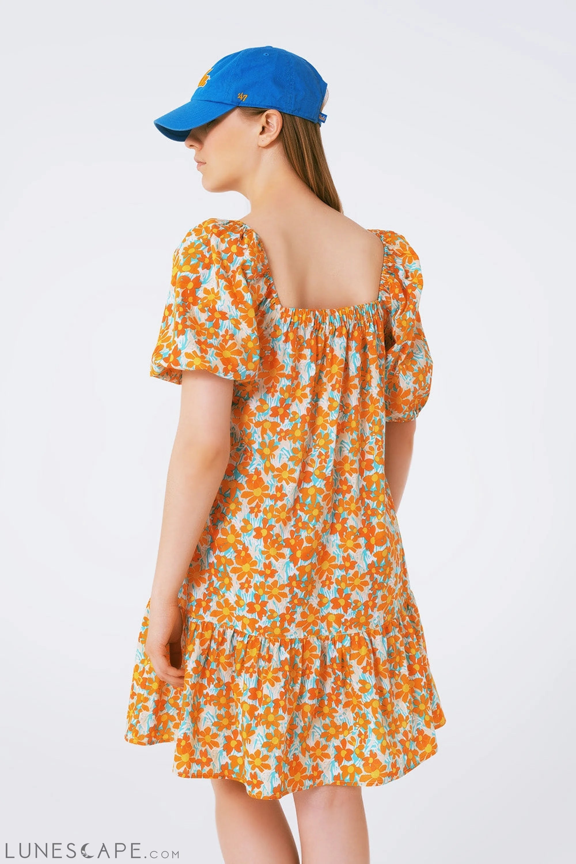 Vestido Corto Amplio Estampado De Flores Y Mangas Abullonadas LUNESCAPE