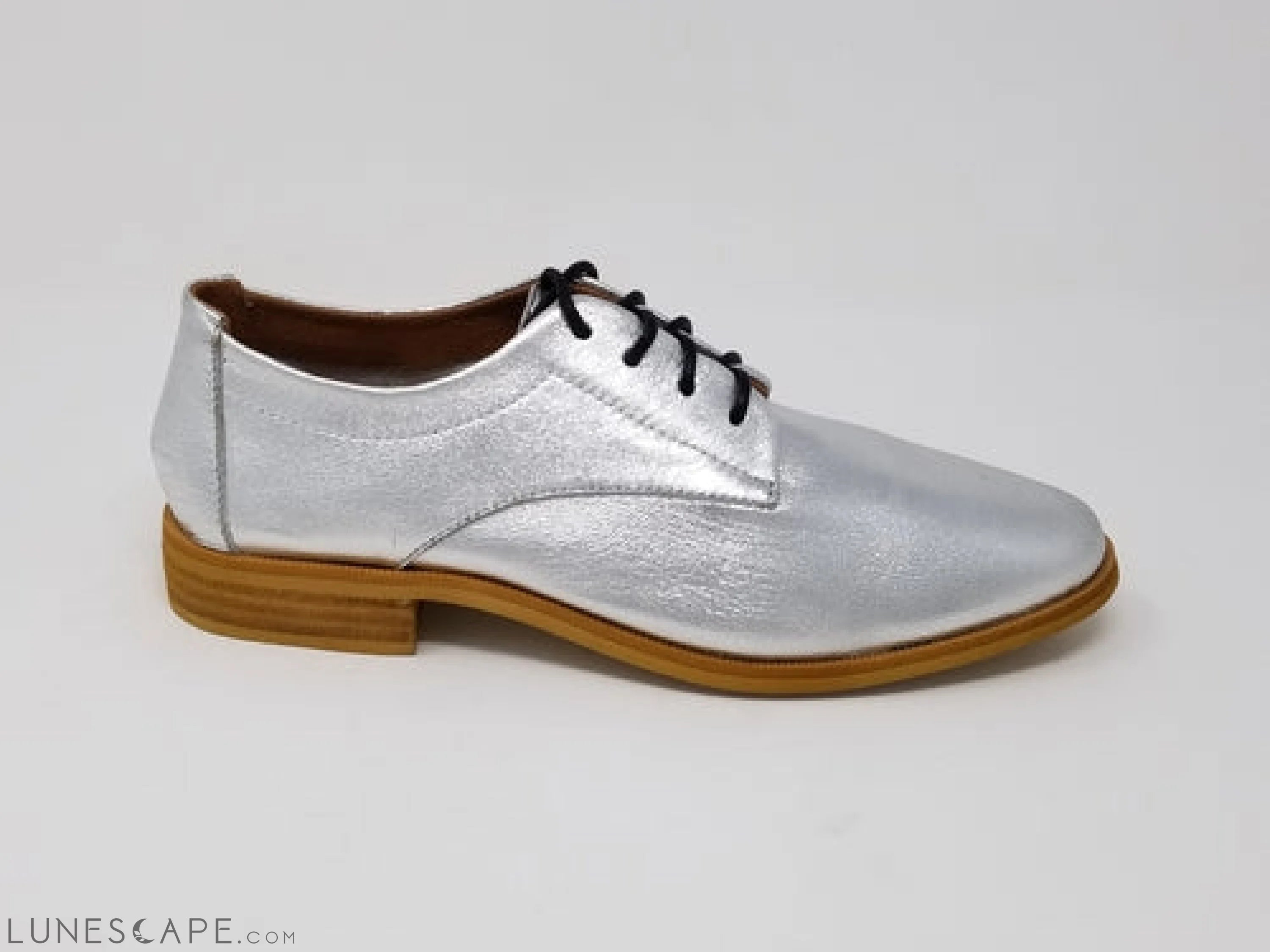 Westwood Womens Lace-Up Flat Derby LUNESCAPE