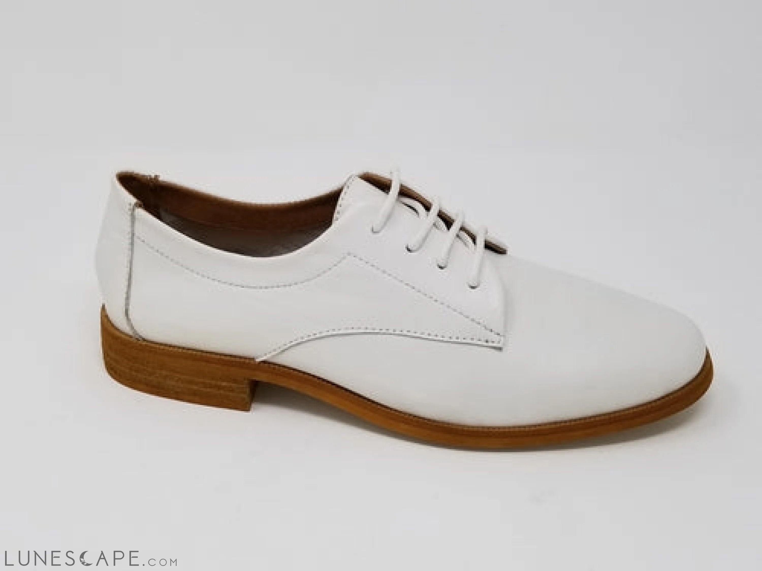 Westwood Womens Lace-Up Flat Derby LUNESCAPE