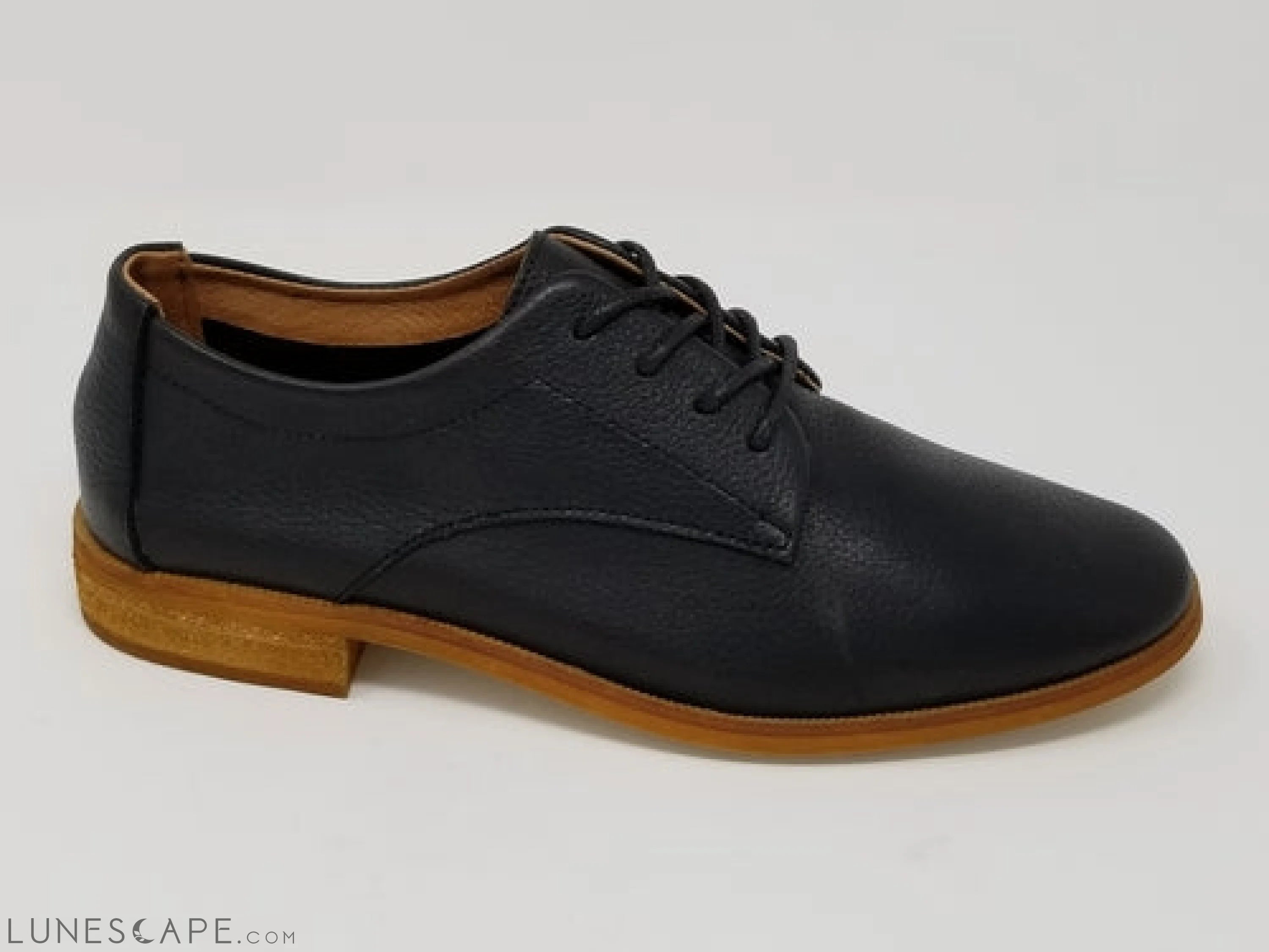 Westwood Womens Lace-Up Flat Derby LUNESCAPE