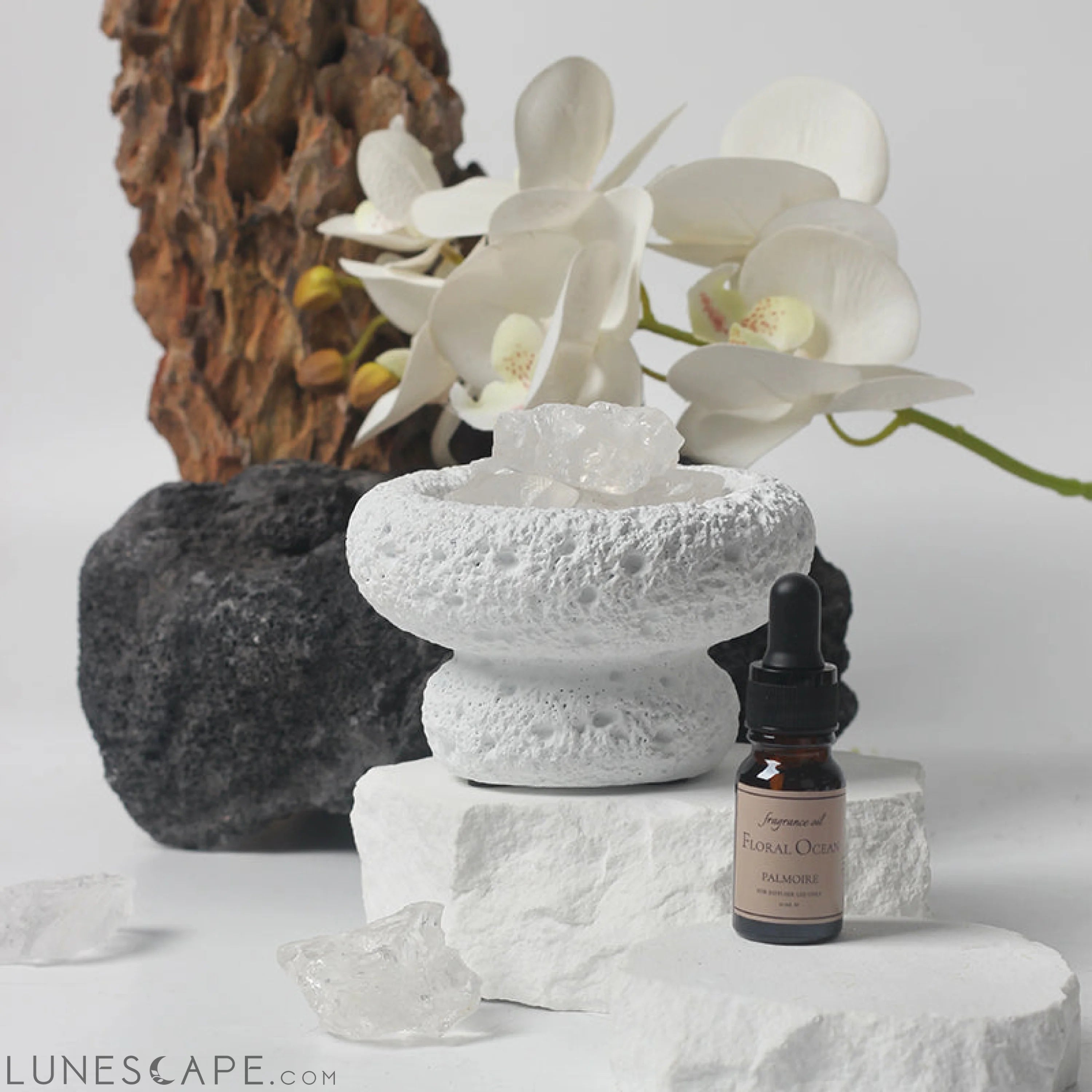 White Moon Diffuser - Floral Ocean LUNESCAPE