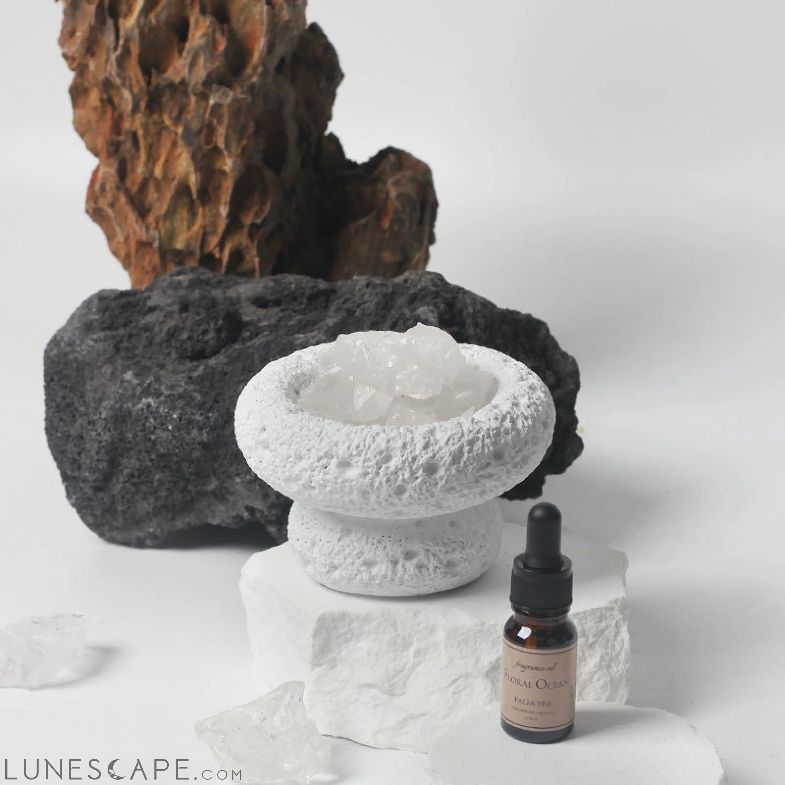 White Moon Diffuser - Floral Ocean LUNESCAPE