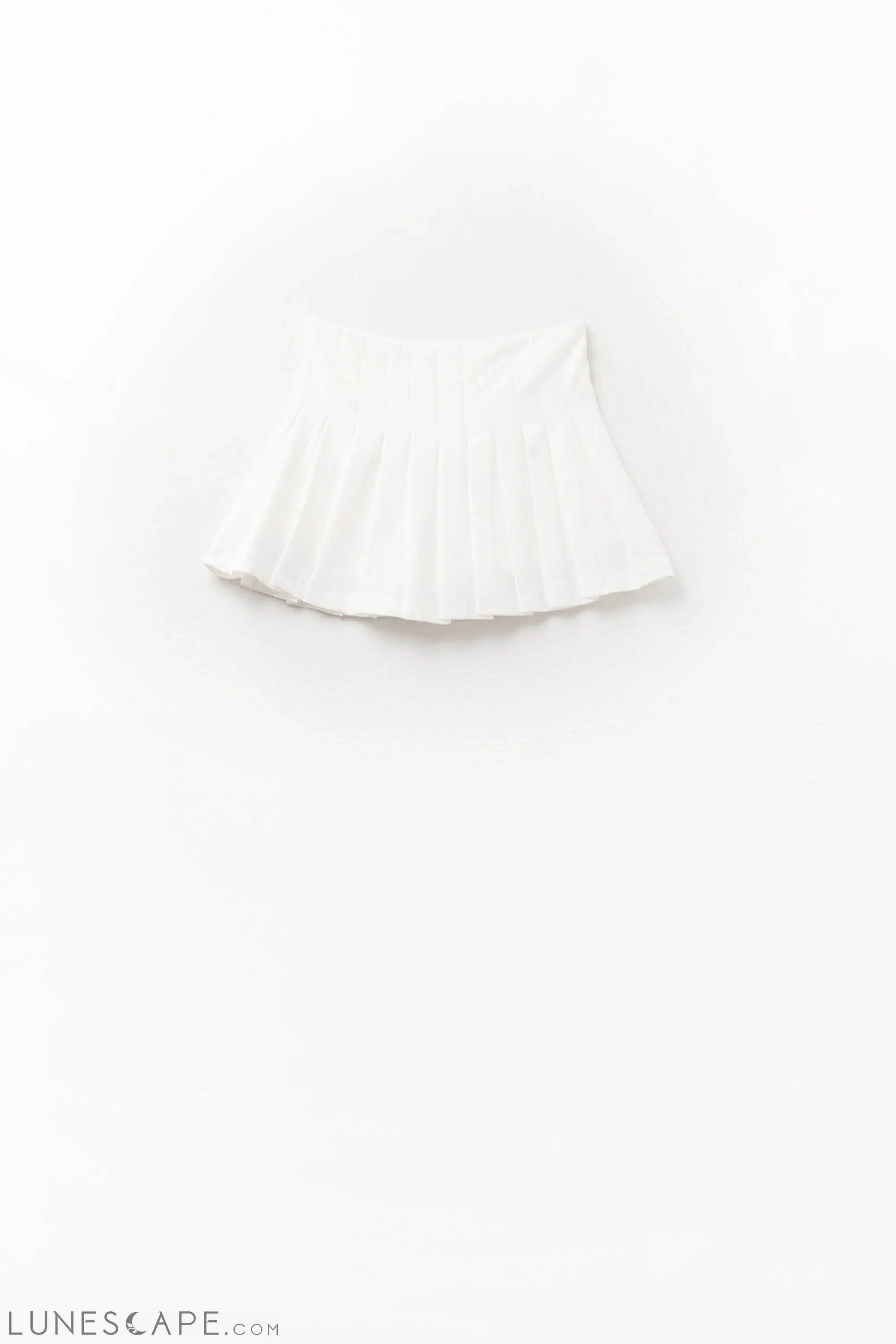 White Pleated Mini Skirt LUNESCAPE