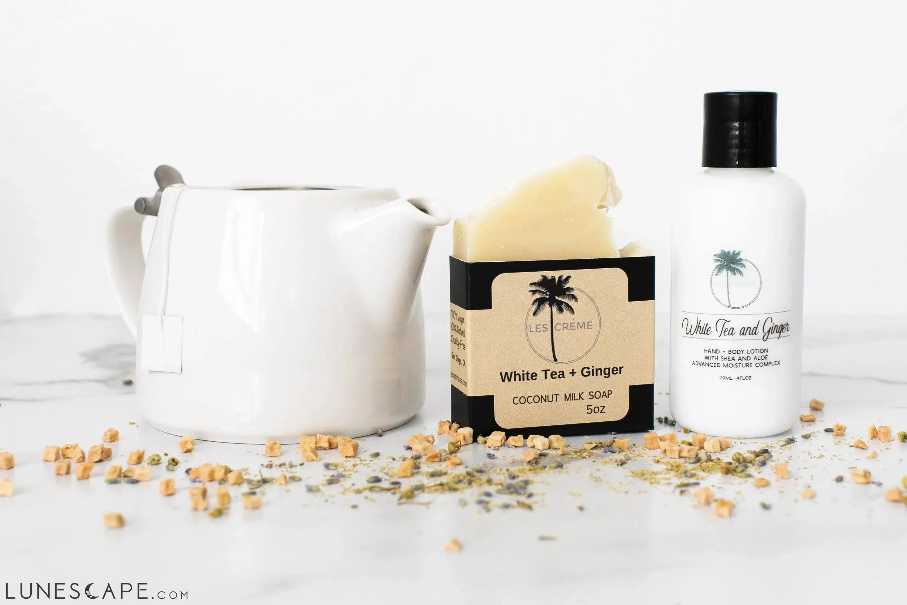 White Tea + Ginger Scent Coconut Wax Candle LUNESCAPE