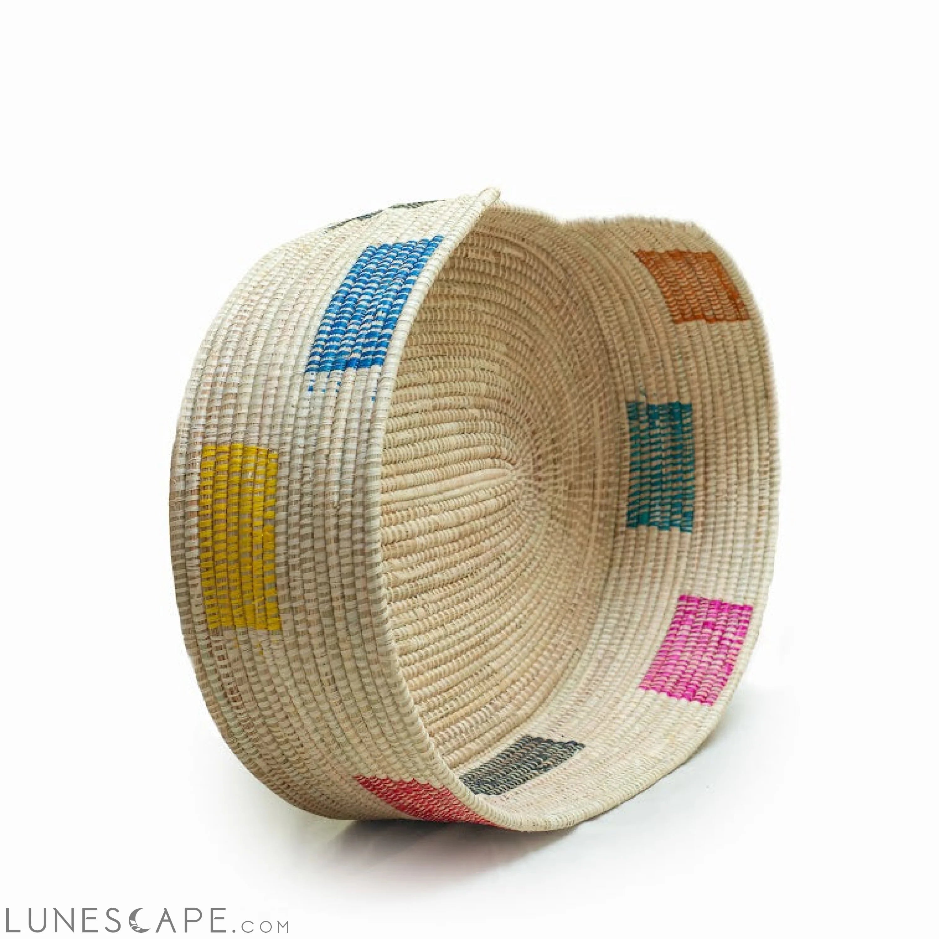 Zanzibar Handwoven Eco-Friendly Pet Bed LUNESCAPE