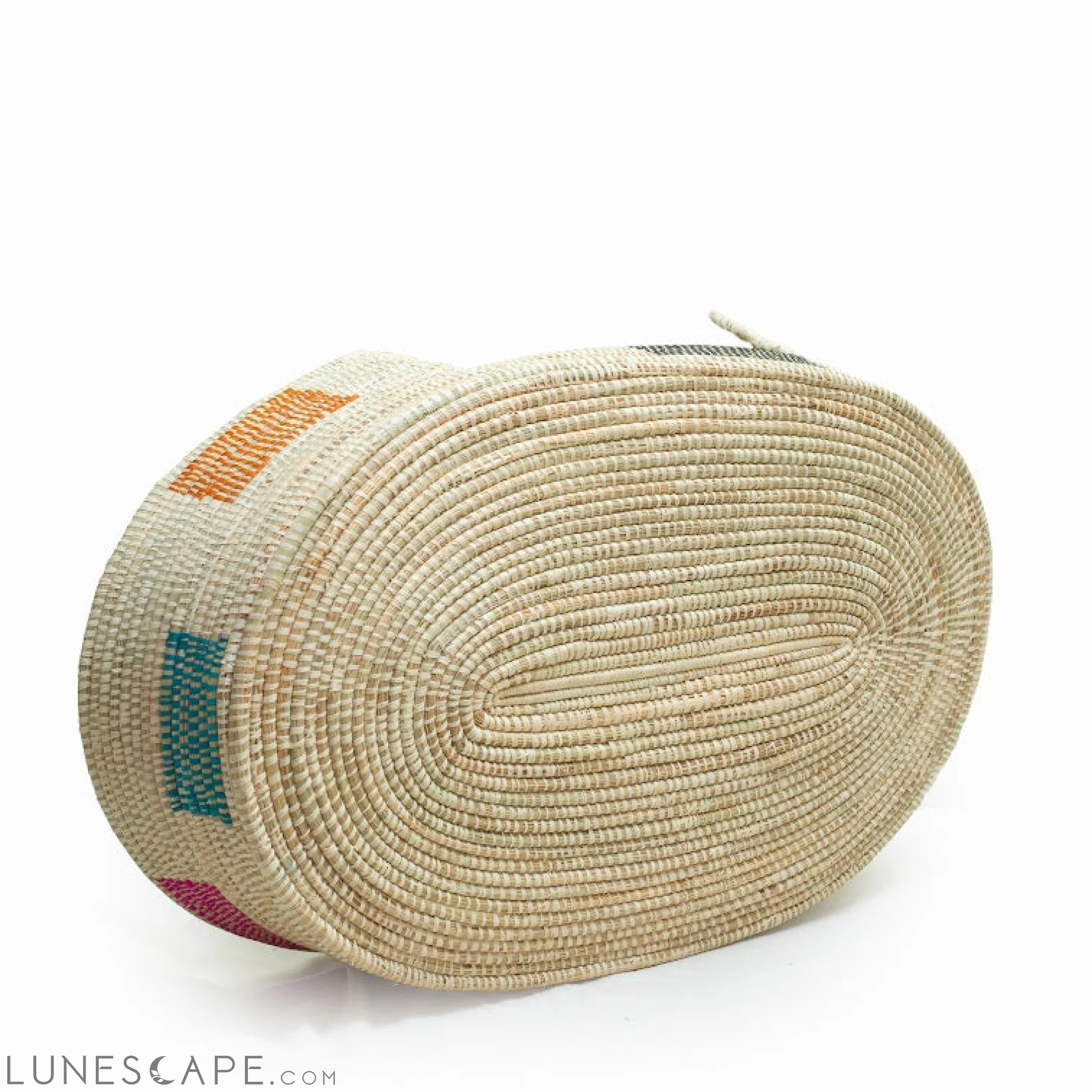 Zanzibar Handwoven Eco-Friendly Pet Bed LUNESCAPE