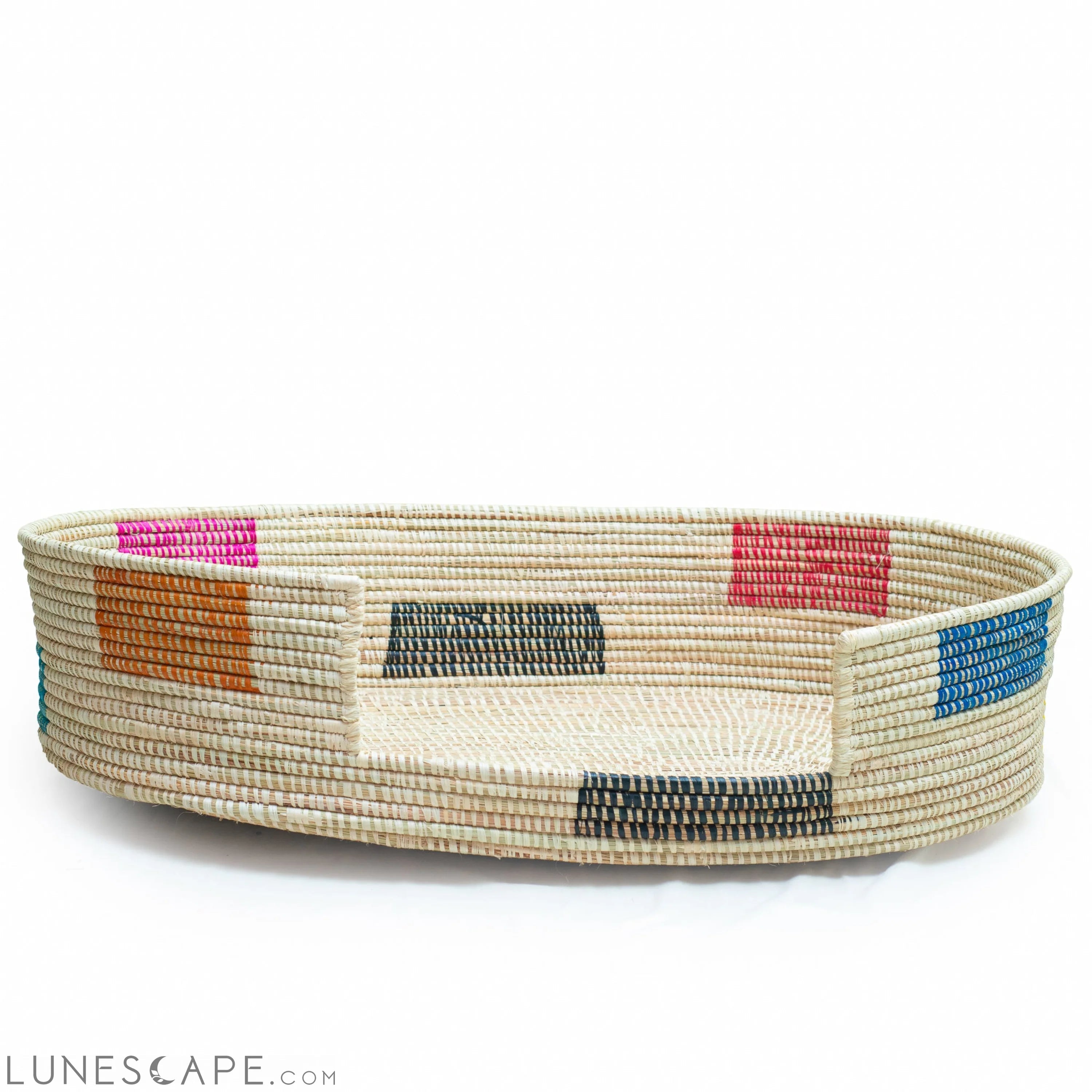 Zanzibar Handwoven Eco-Friendly Pet Bed LUNESCAPE