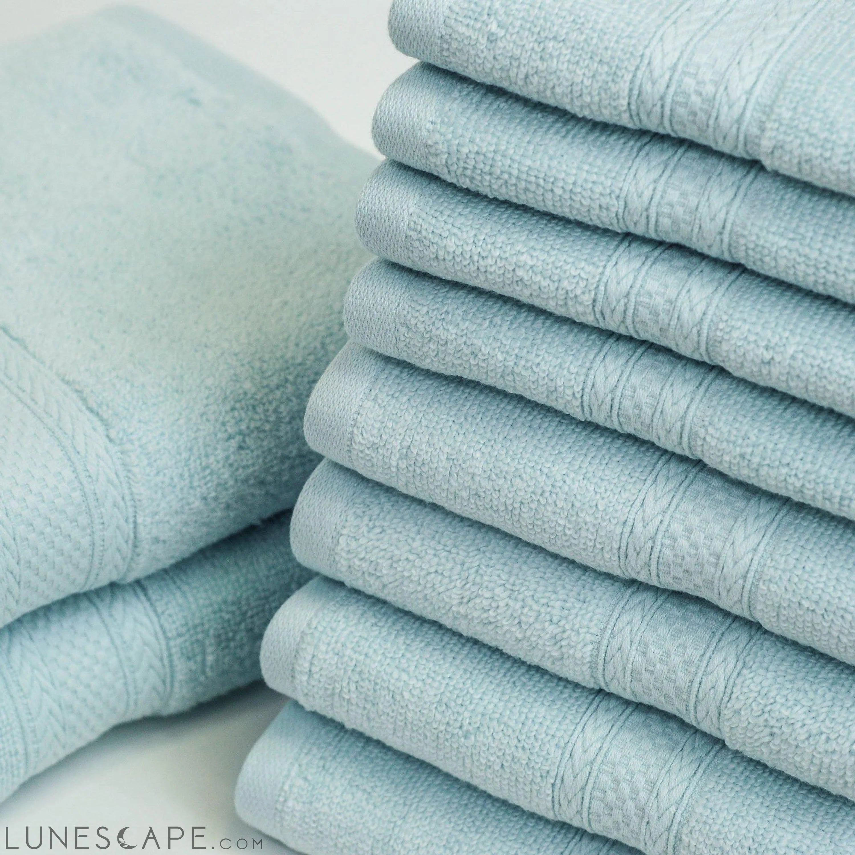Zero Twist Bath Towels - Set of 10 LUNESCAPE