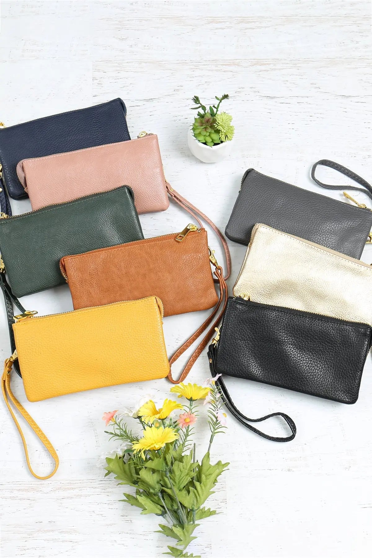005 - Leather Wallet With Detachable Wristlet LUNESCAPE