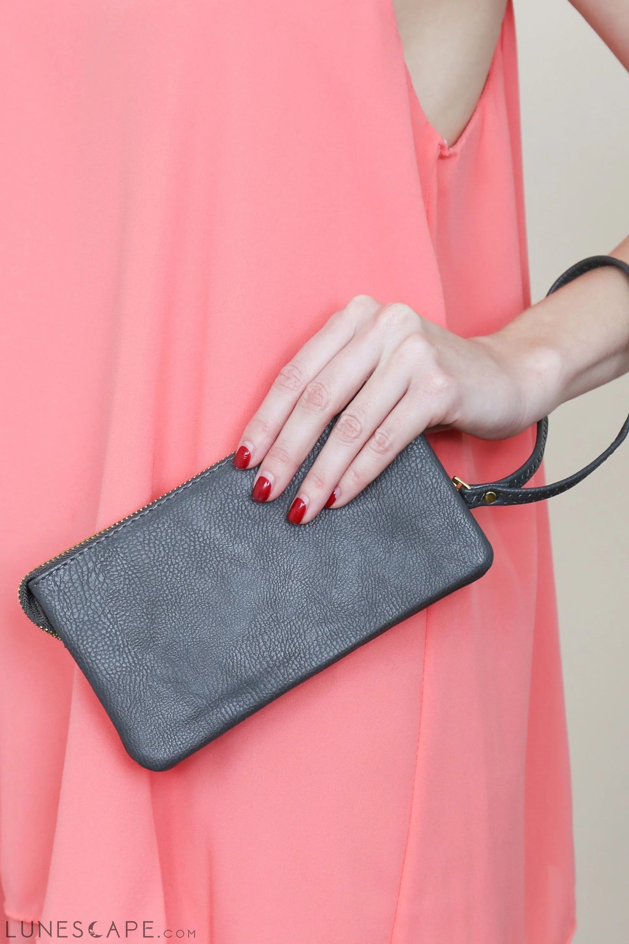 005 - Leather Wallet With Detachable Wristlet LUNESCAPE