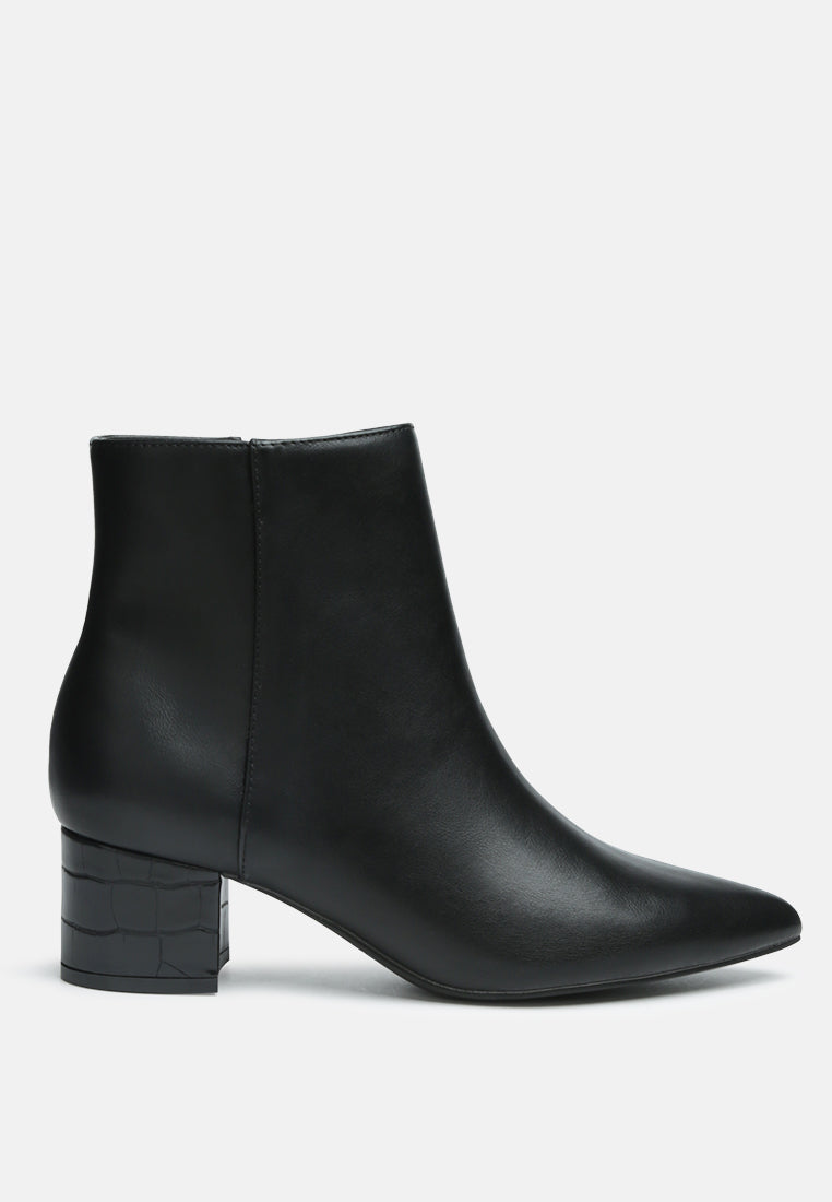 Thalia Pointed Toe Ankle Boots LUNESCAPE