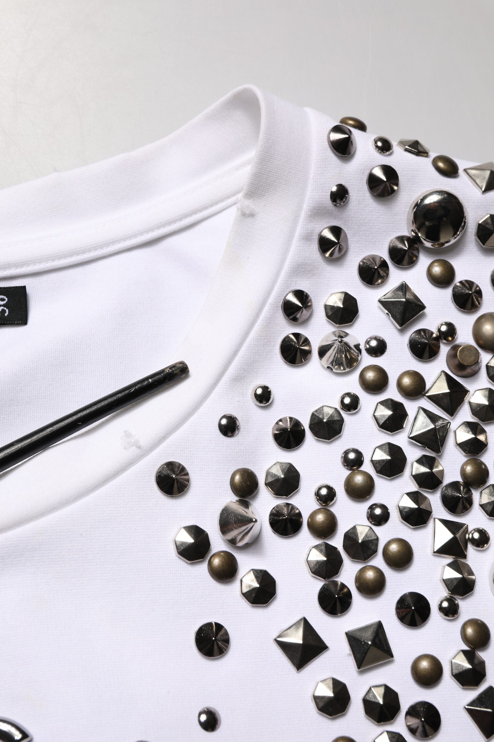 Dolce & Gabbana White Rhinestones Sleeveless Round Neck T-shirt