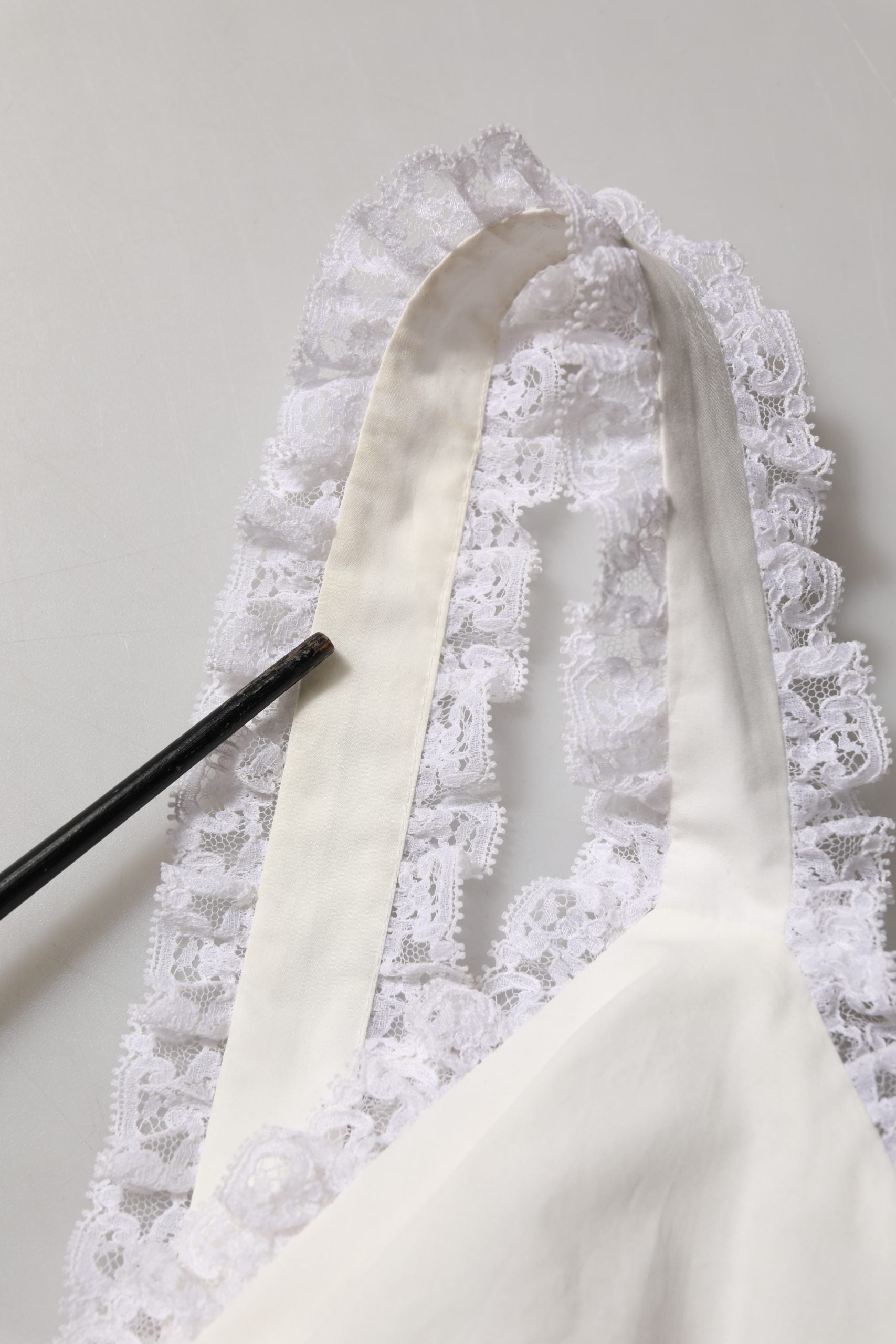 Dolce & Gabbana White Lace Trimmed Cotton Cropped Tank Top