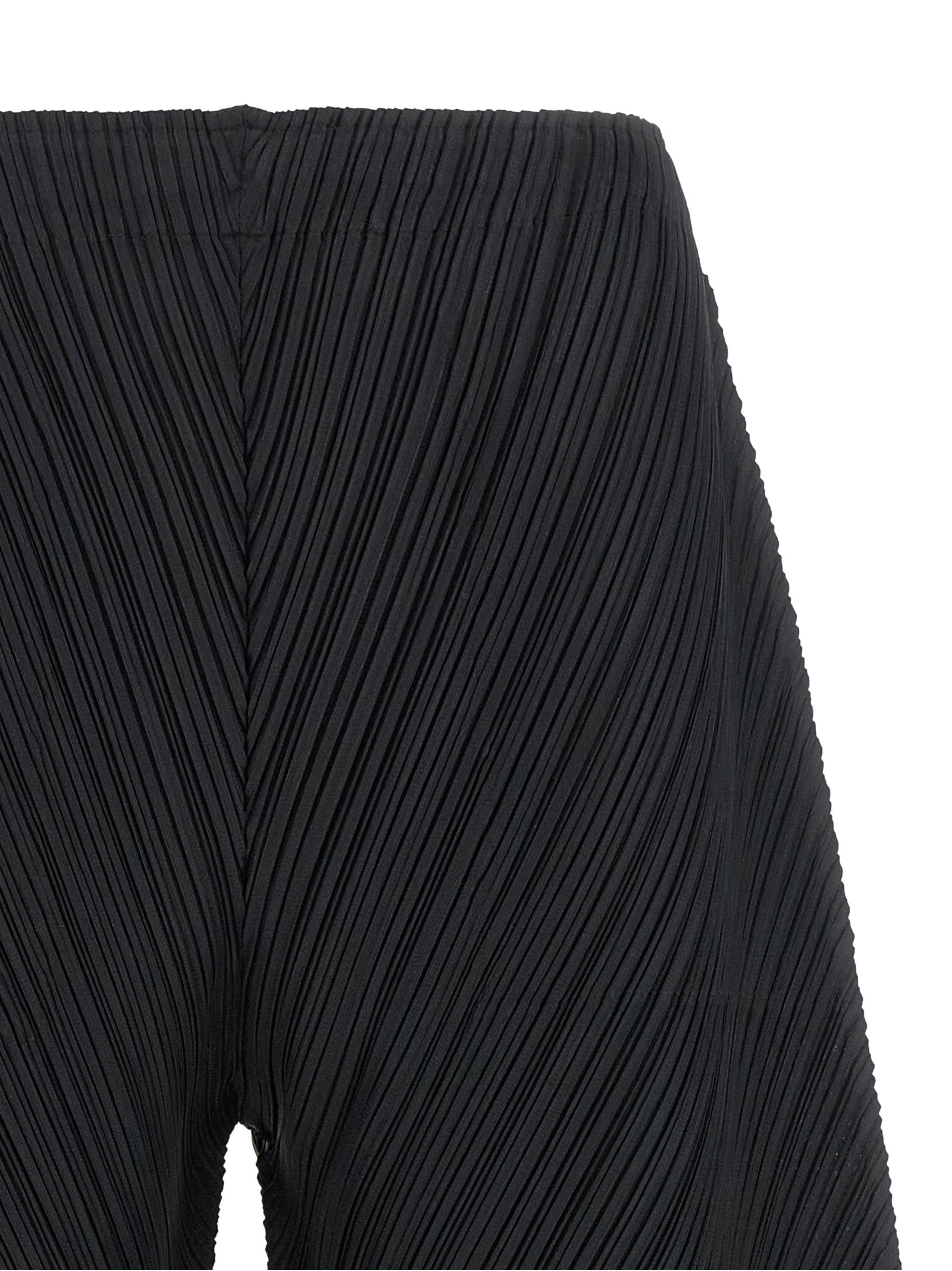 PLEATS PLEASE ISSEY MIYAKE Black Polyester Casual Pants