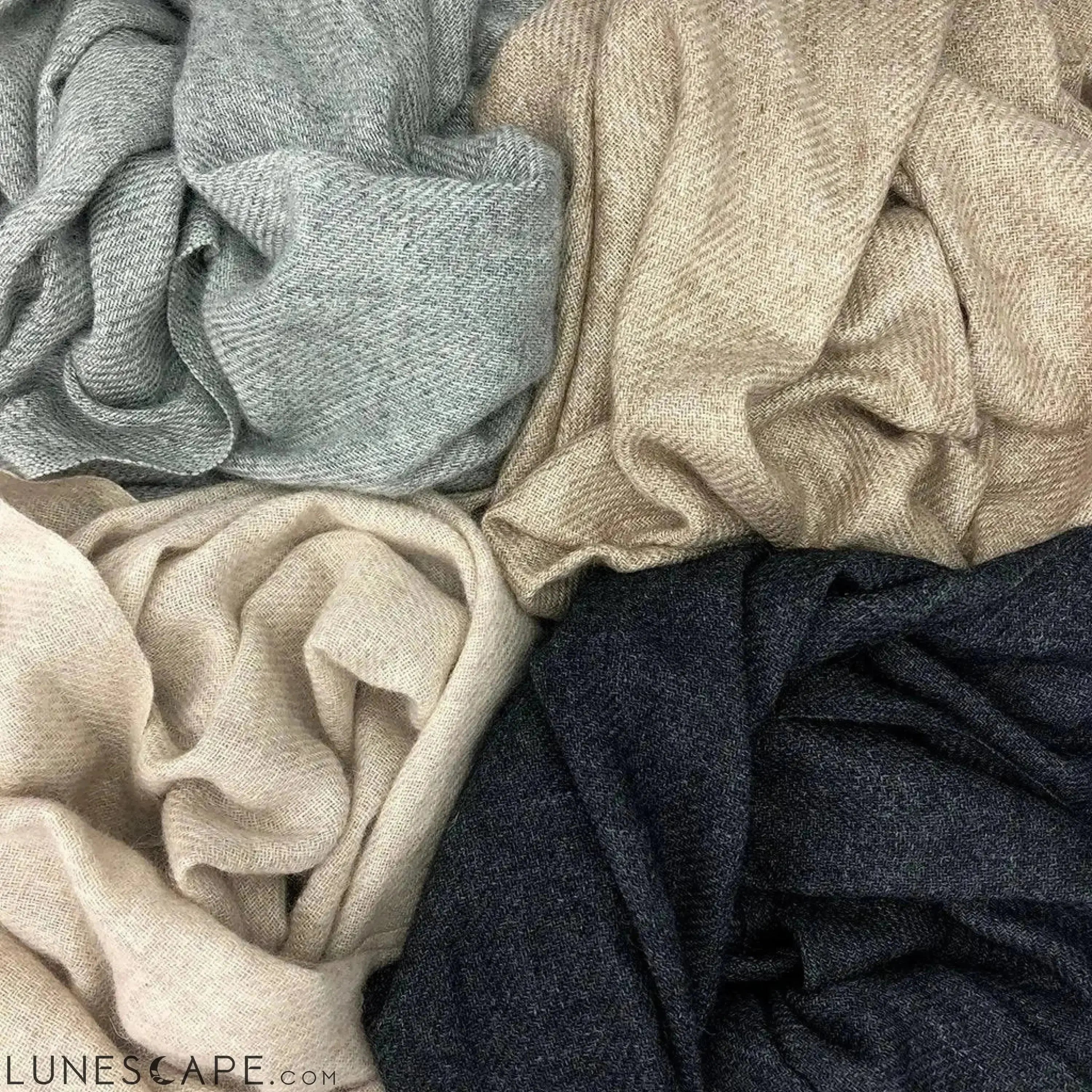 Blush Handloom Cashmere Scarf LUNESCAPE