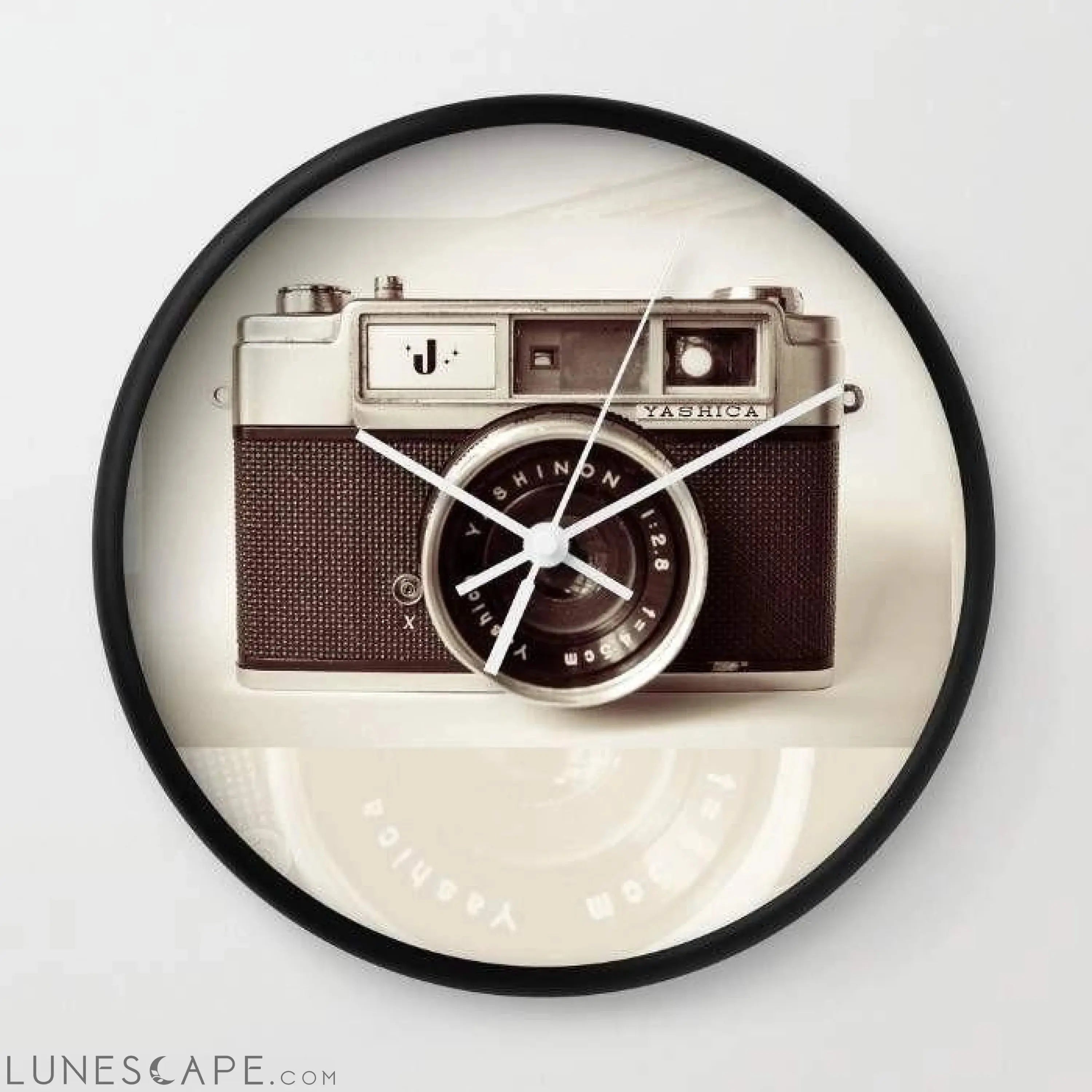 Camera Wall clock LUNESCAPE