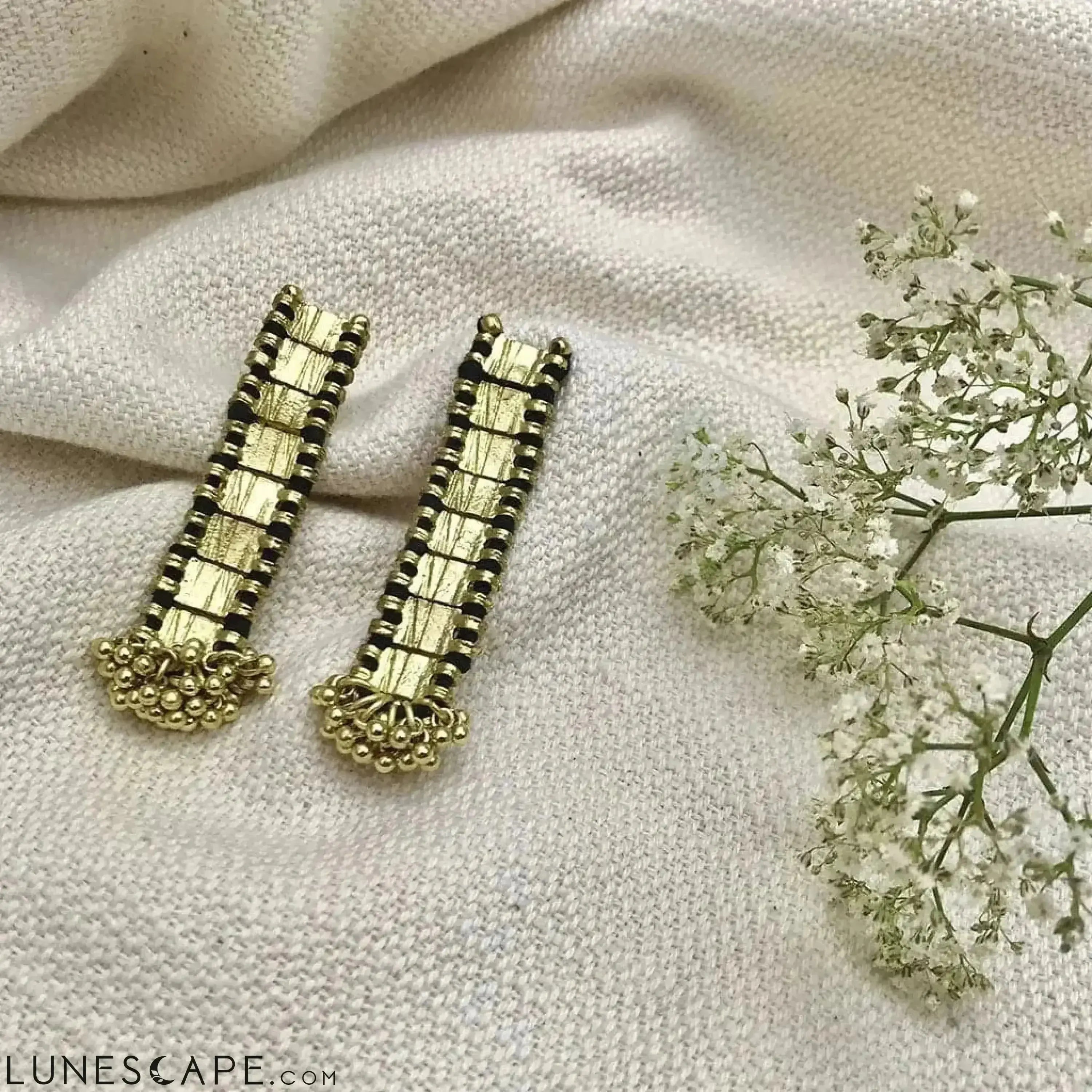 Eta Drop Earrings LUNESCAPE