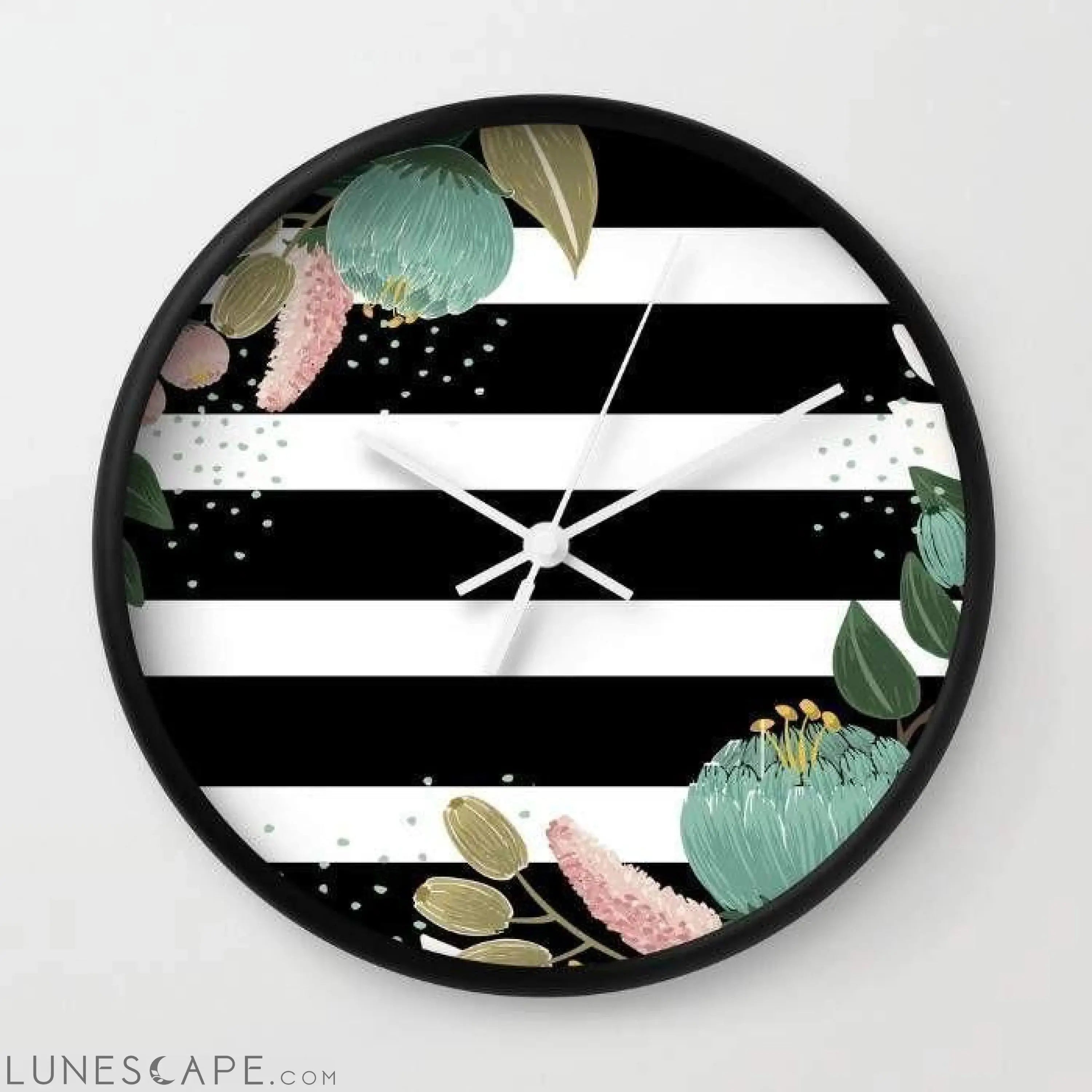 Fancy Lines Wall clock LUNESCAPE