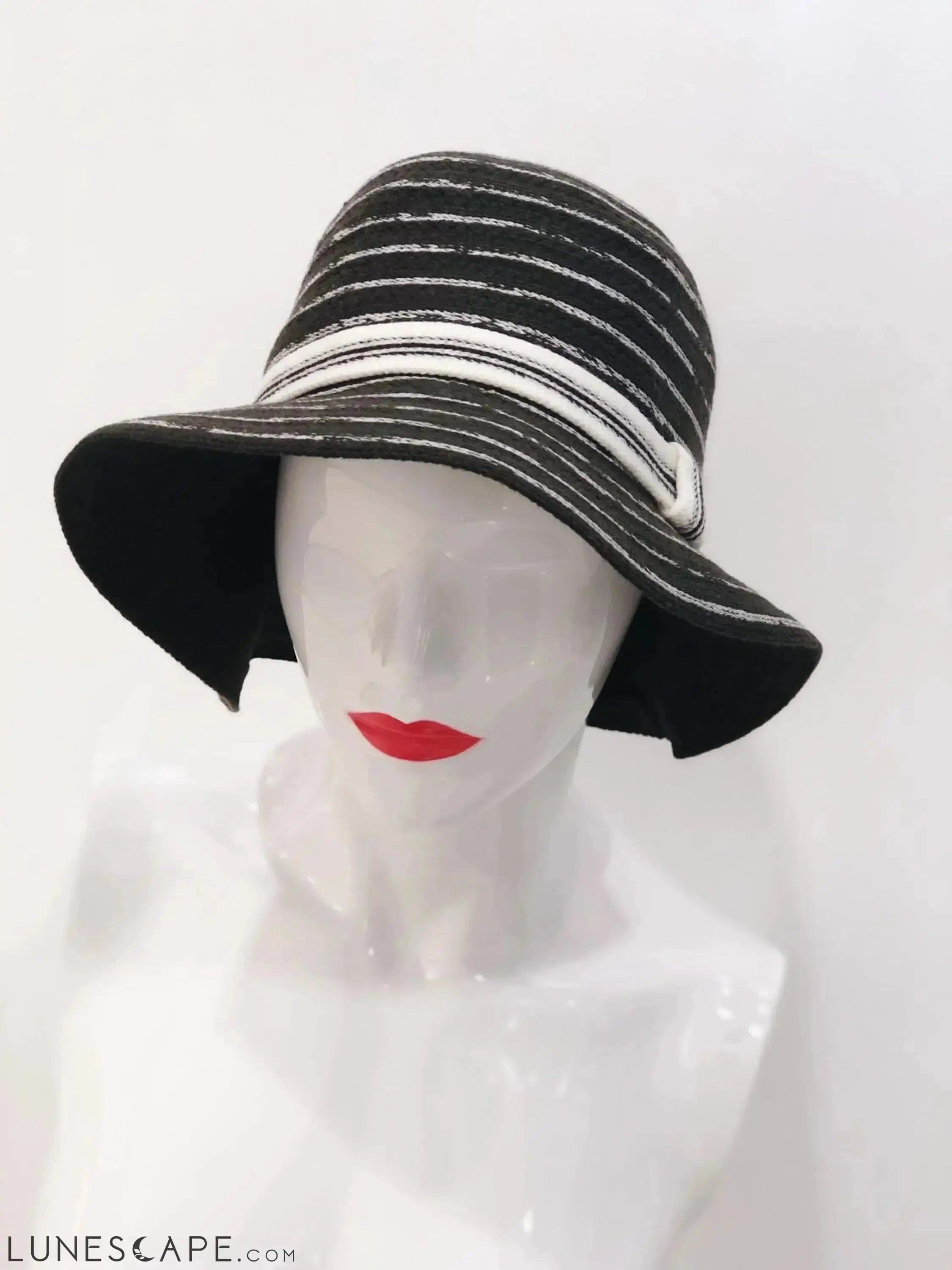 'Kalyn' Grey Bucket Hat LUNESCAPE