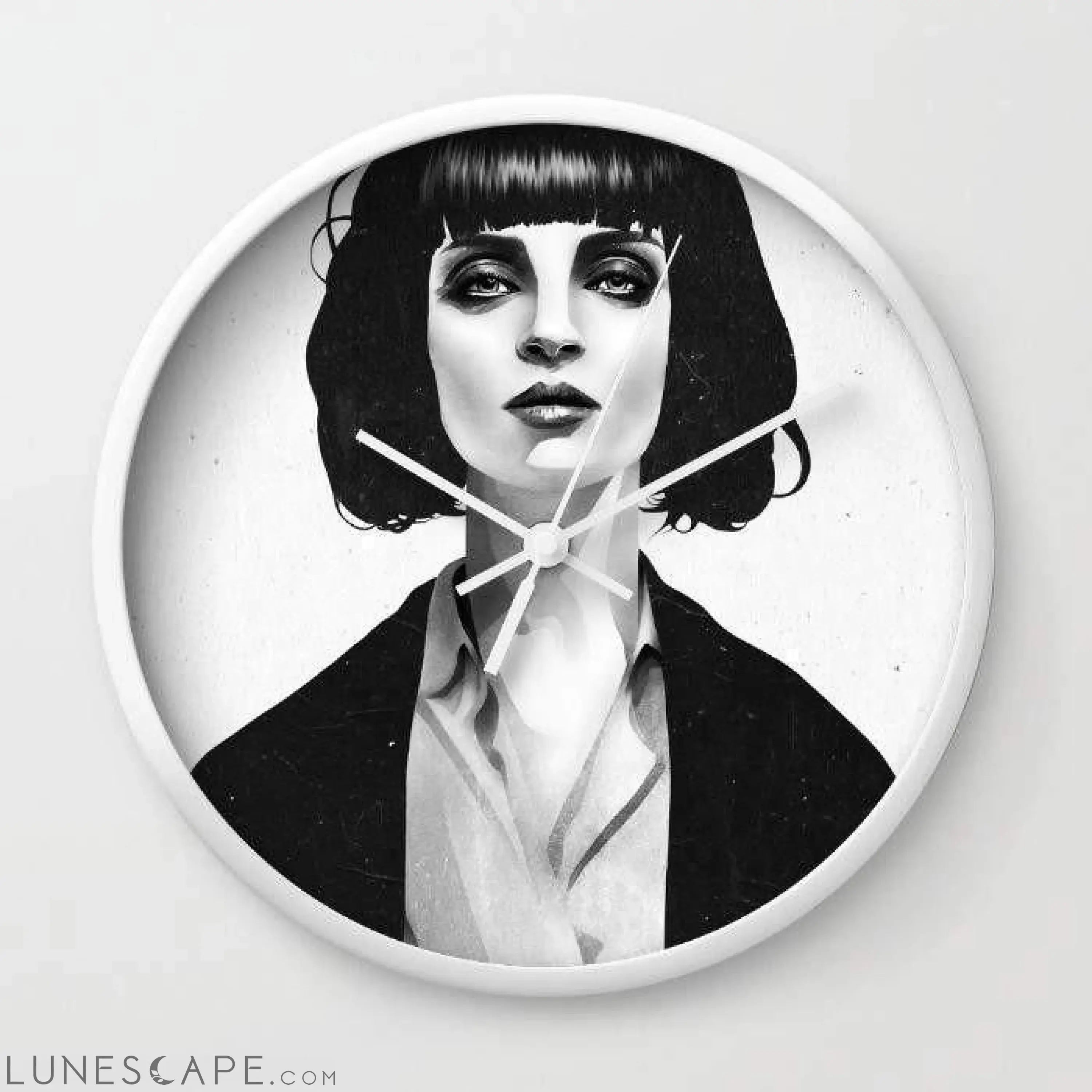 Mrs Mia Wallace Wall clock LUNESCAPE