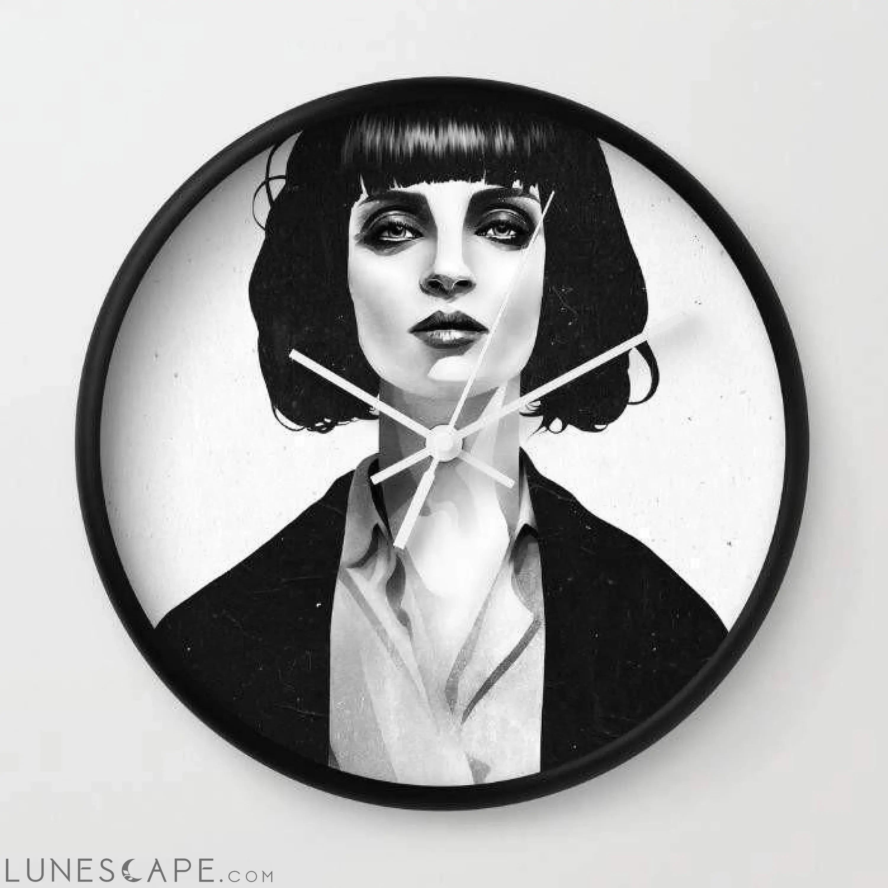 Mrs Mia Wallace Wall clock LUNESCAPE