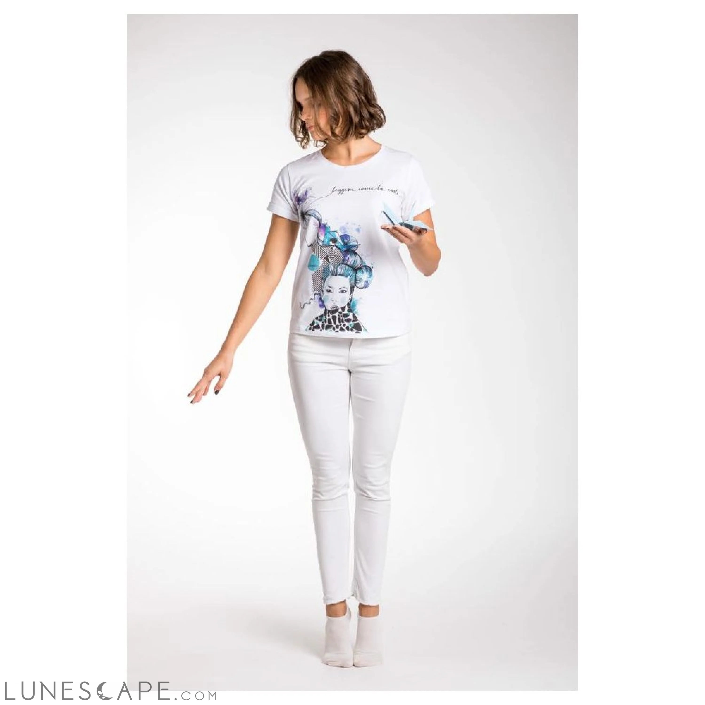 A.Tratti Chic White Stretch Viscose Tee LUNESCAPE