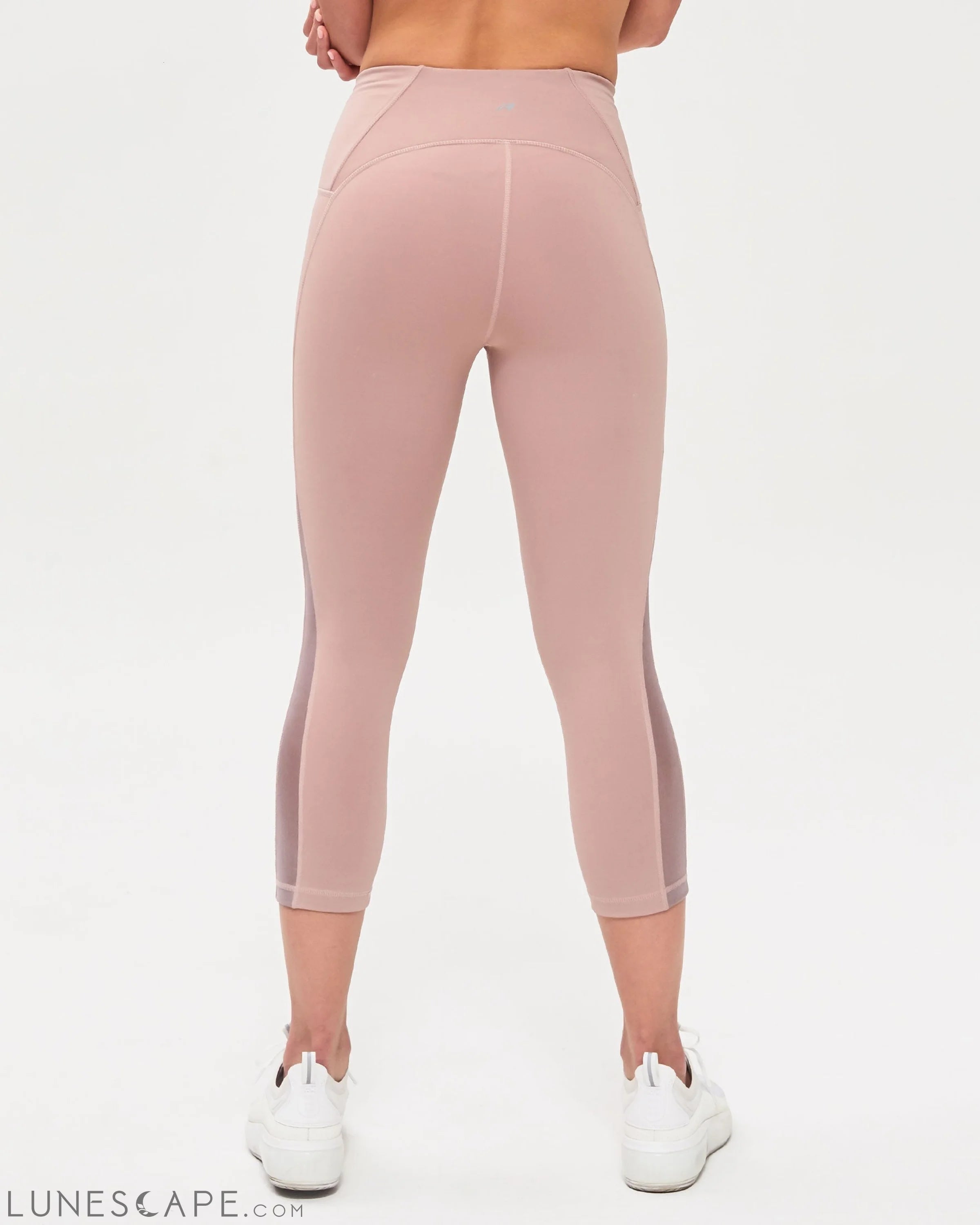 Alliance Ventiflo™ Crop Legging 21.5" LUNESCAPE