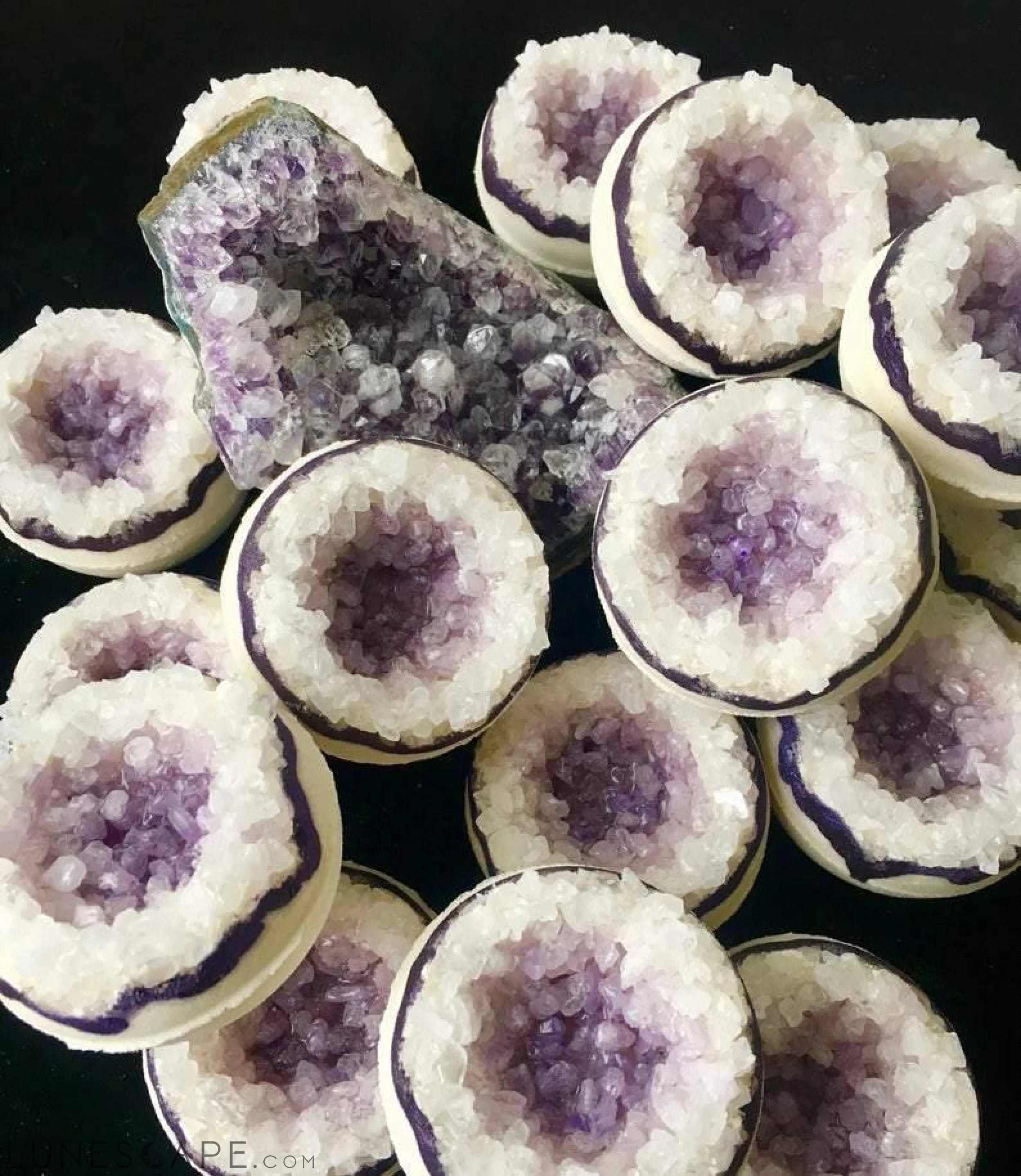 Artisan Amethyst Geode Vegan Bath Bomb LUNESCAPE