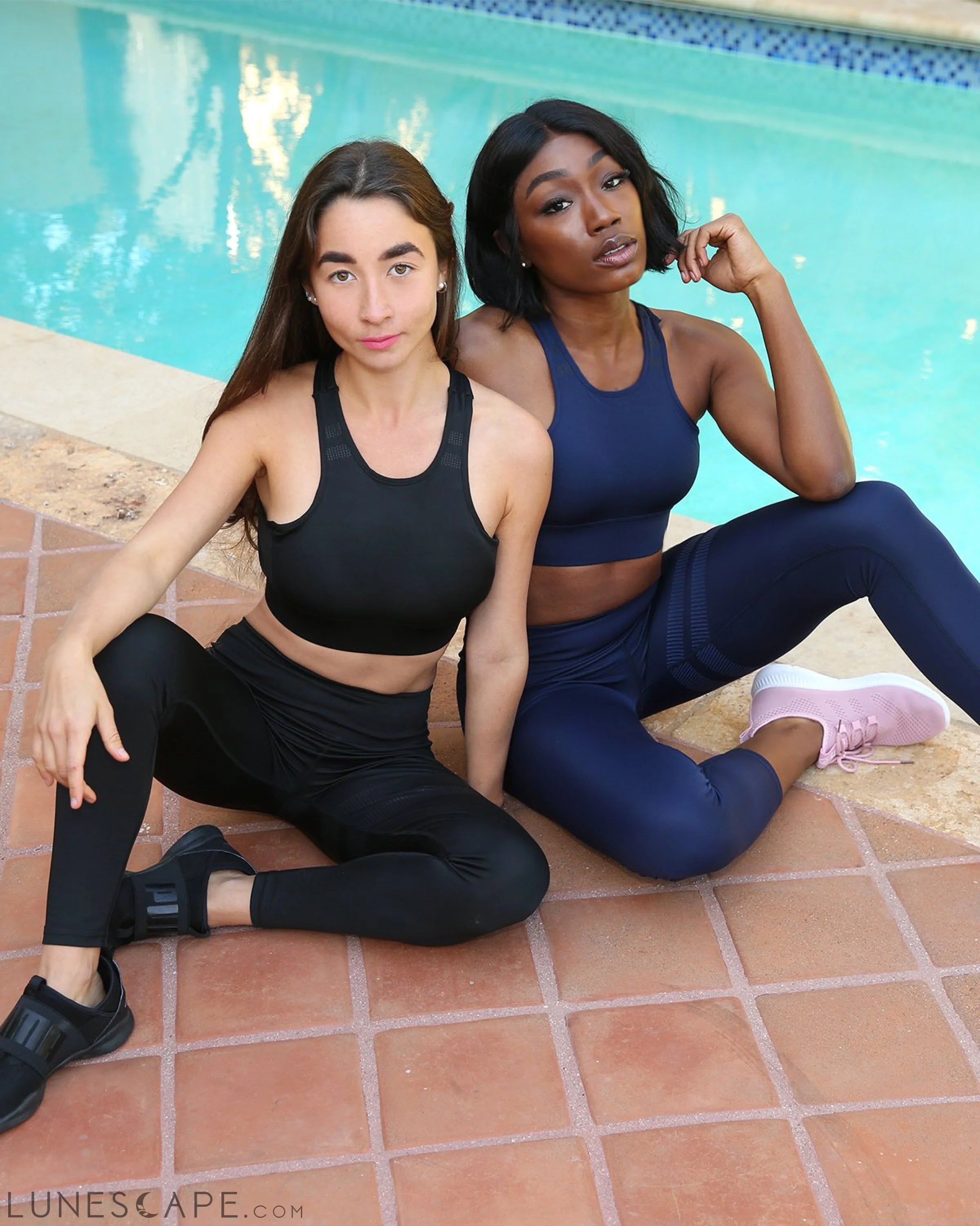 Ashton Sports Bra - Navy Blue LUNESCAPE