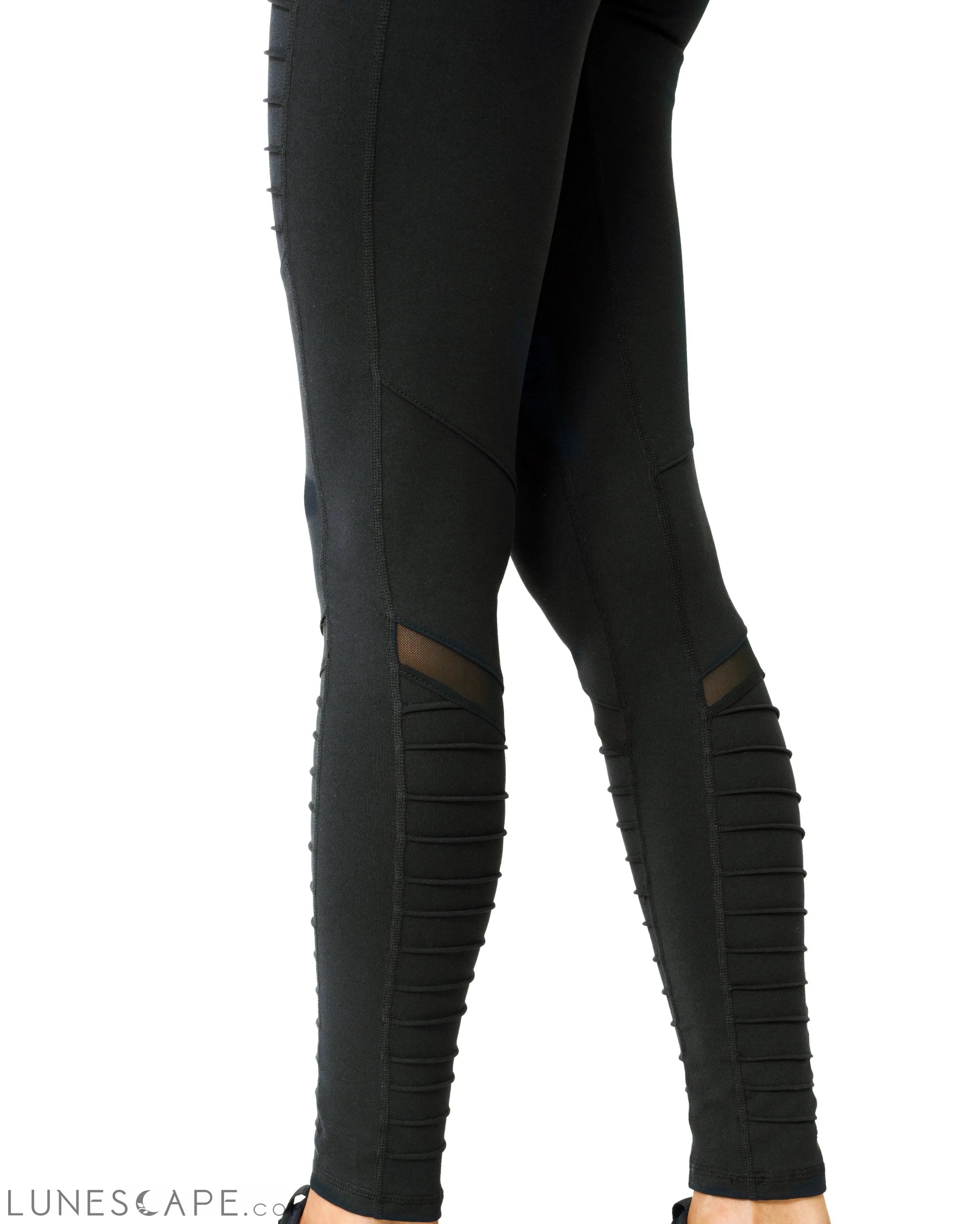 Athletique Low-Waisted Ribbed Leggings With Hidden Pocket & Mesh Panels - Black LUNESCAPE