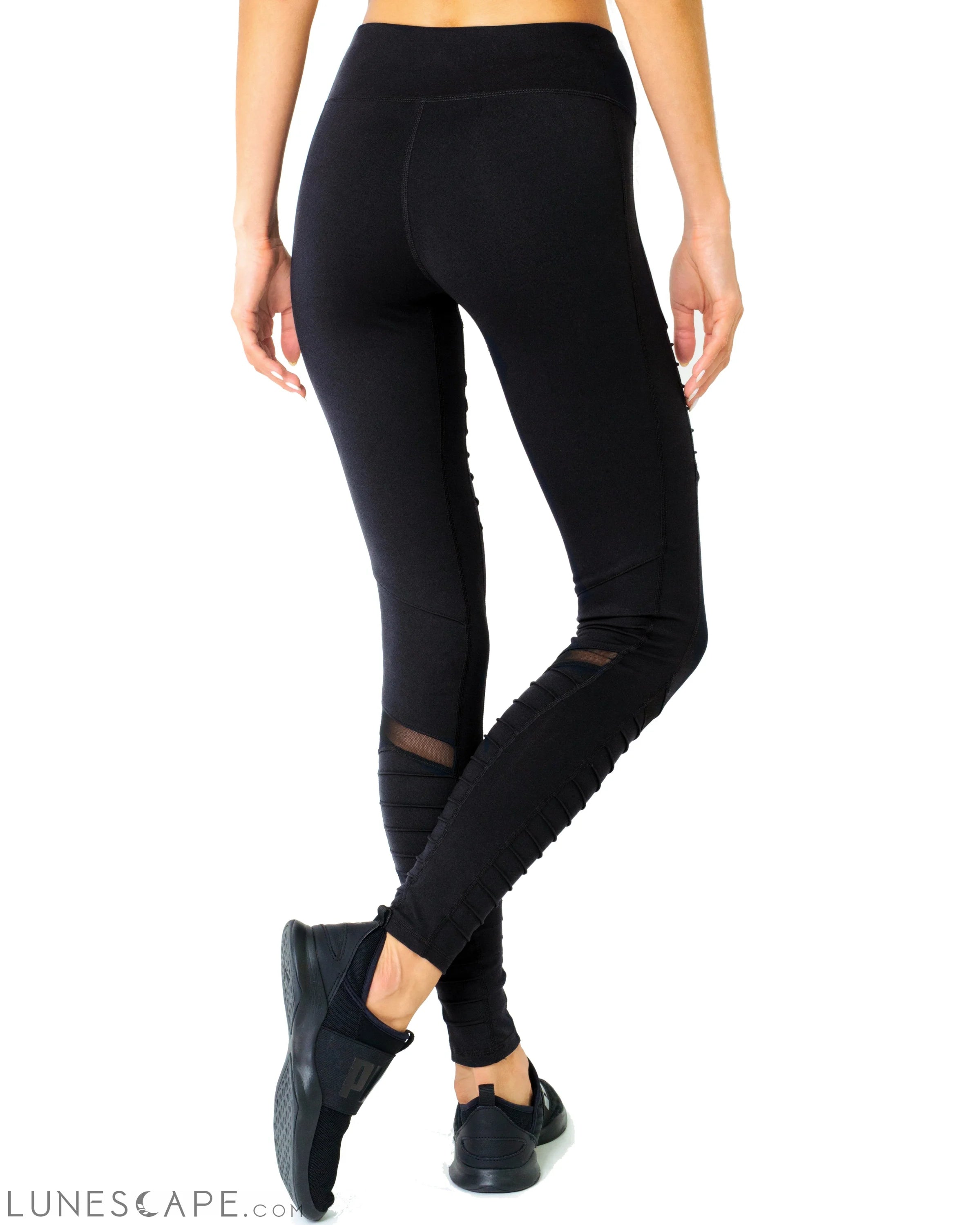 Athletique Low-Waisted Ribbed Leggings With Hidden Pocket & Mesh Panels - Black LUNESCAPE