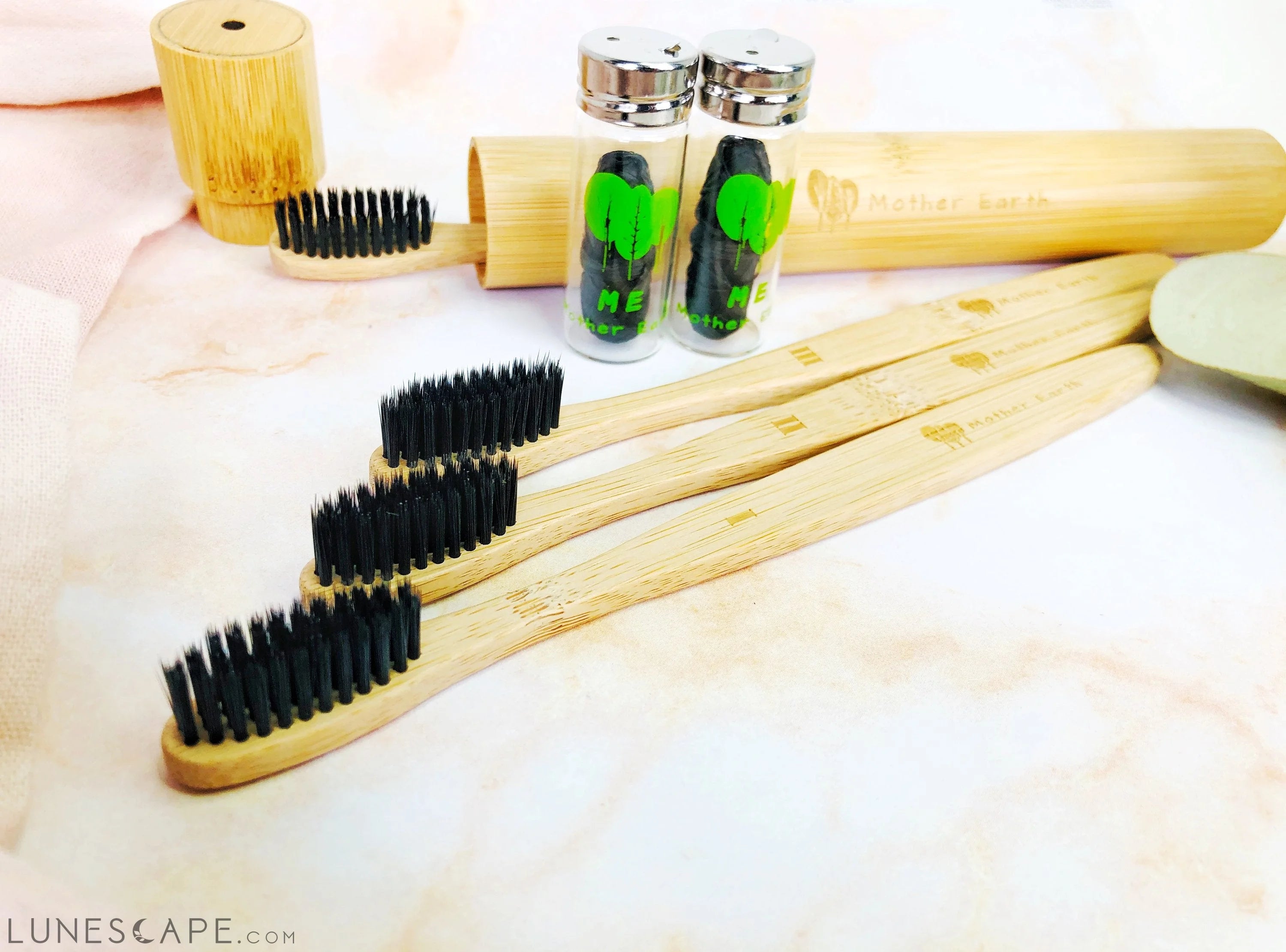 Bamboo Toothbrush & Eco Floss Value Set LUNESCAPE