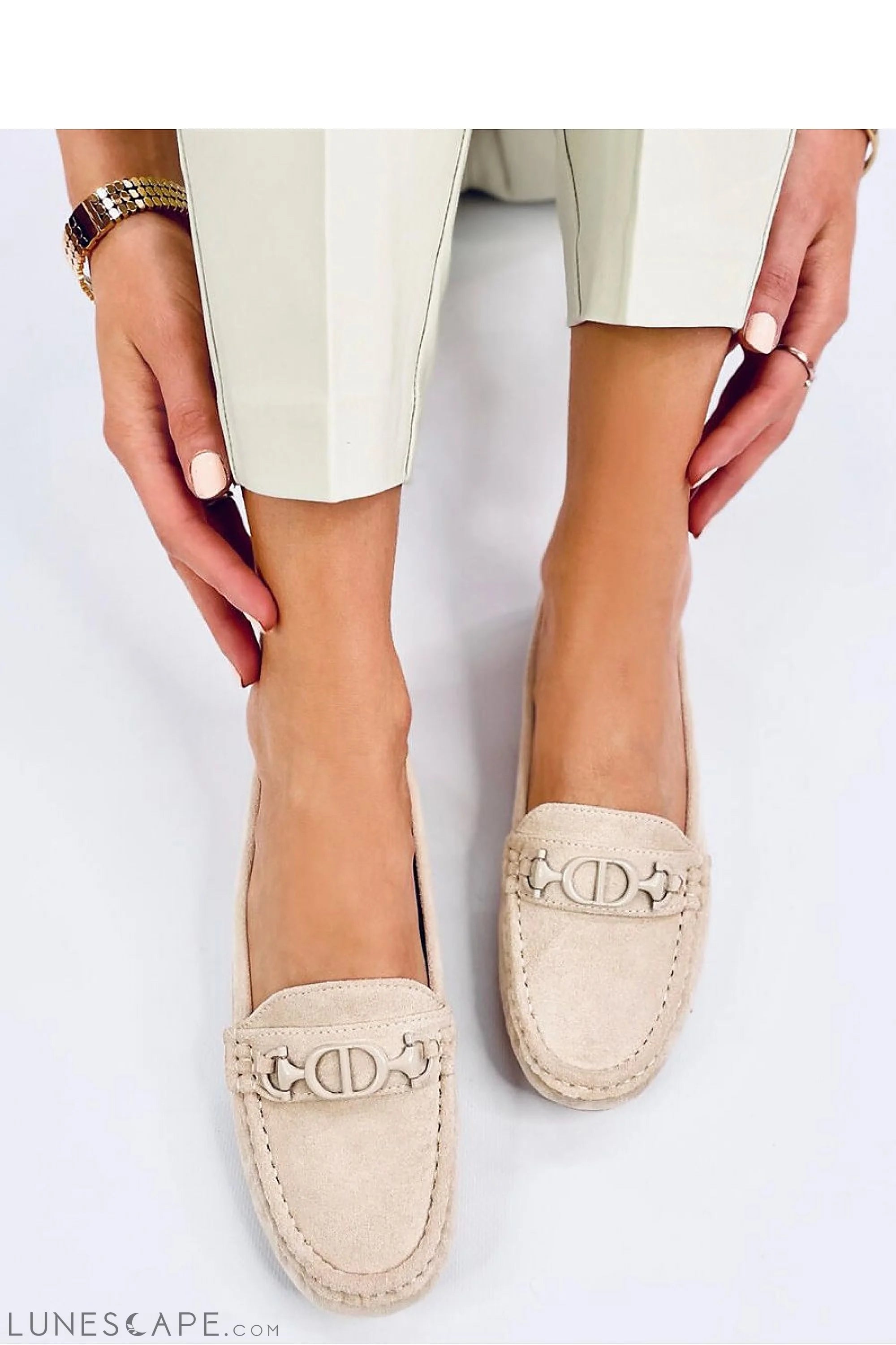 Beige Pink Eco-Suede Women’s Driving Loafers with Silver Chain Accent LUNESCAPE
