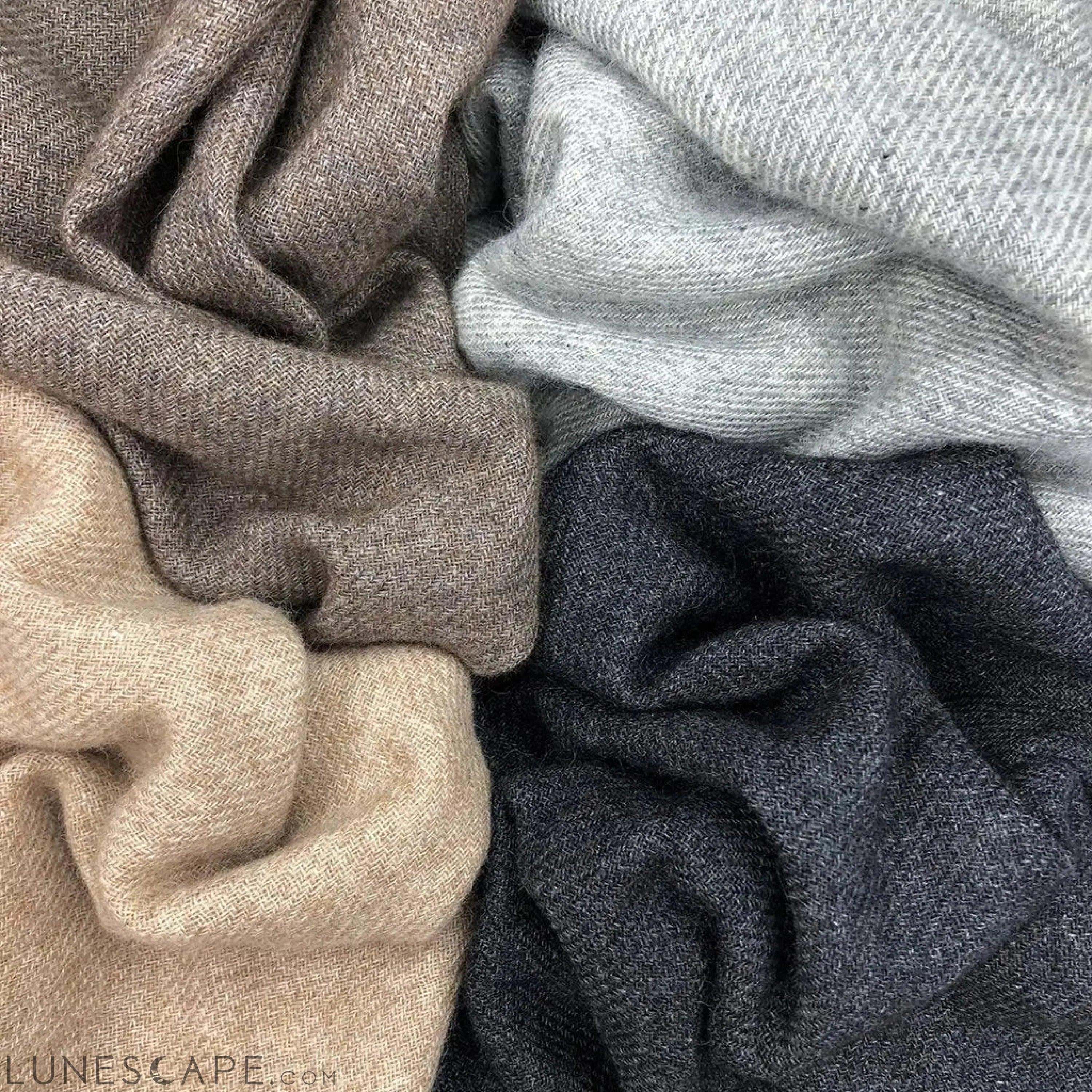 Bisque Handloom Cashmere Scarf LUNESCAPE