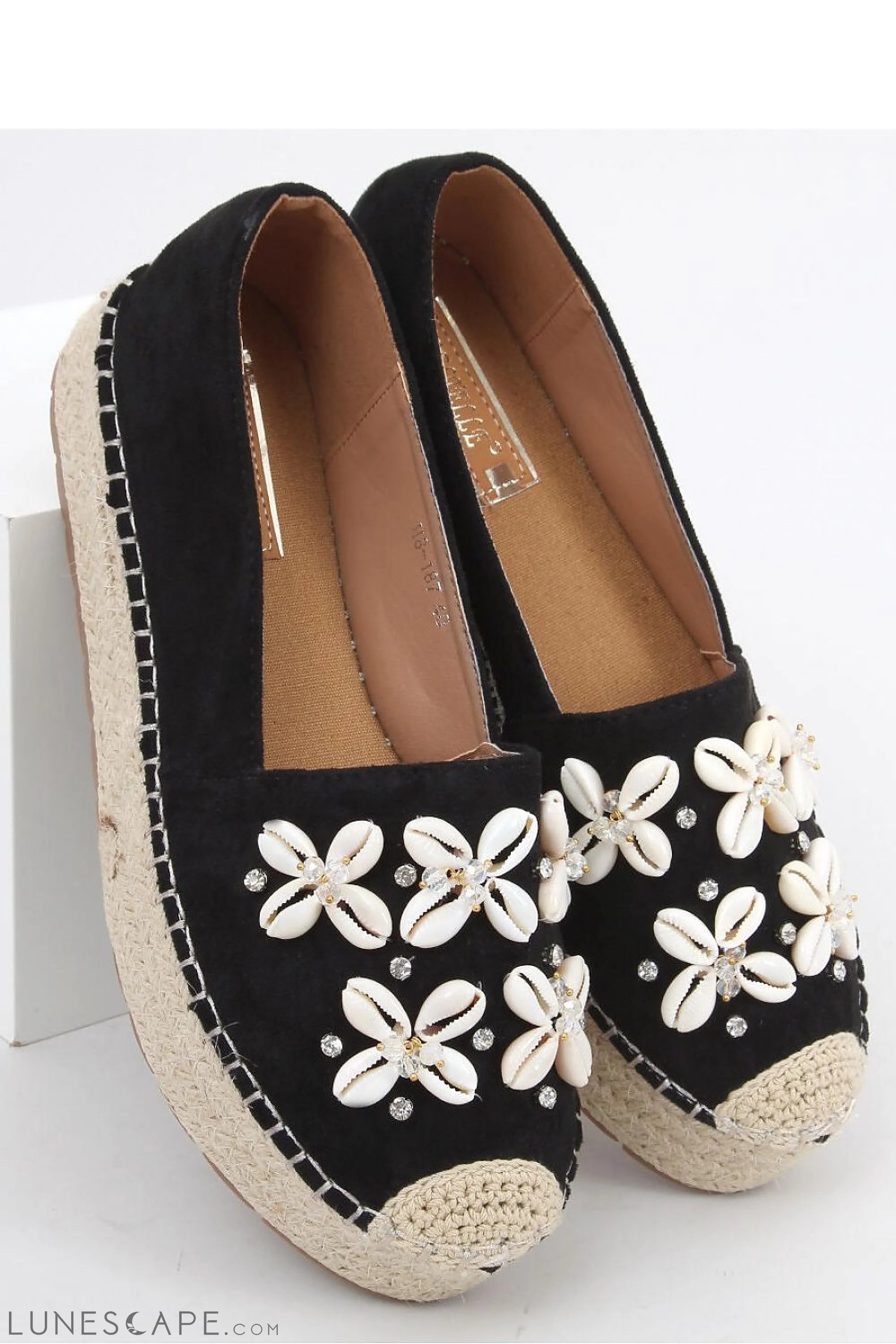 Black Shell-Embellished Round-Toe Platform Espadrille Flats LUNESCAPE