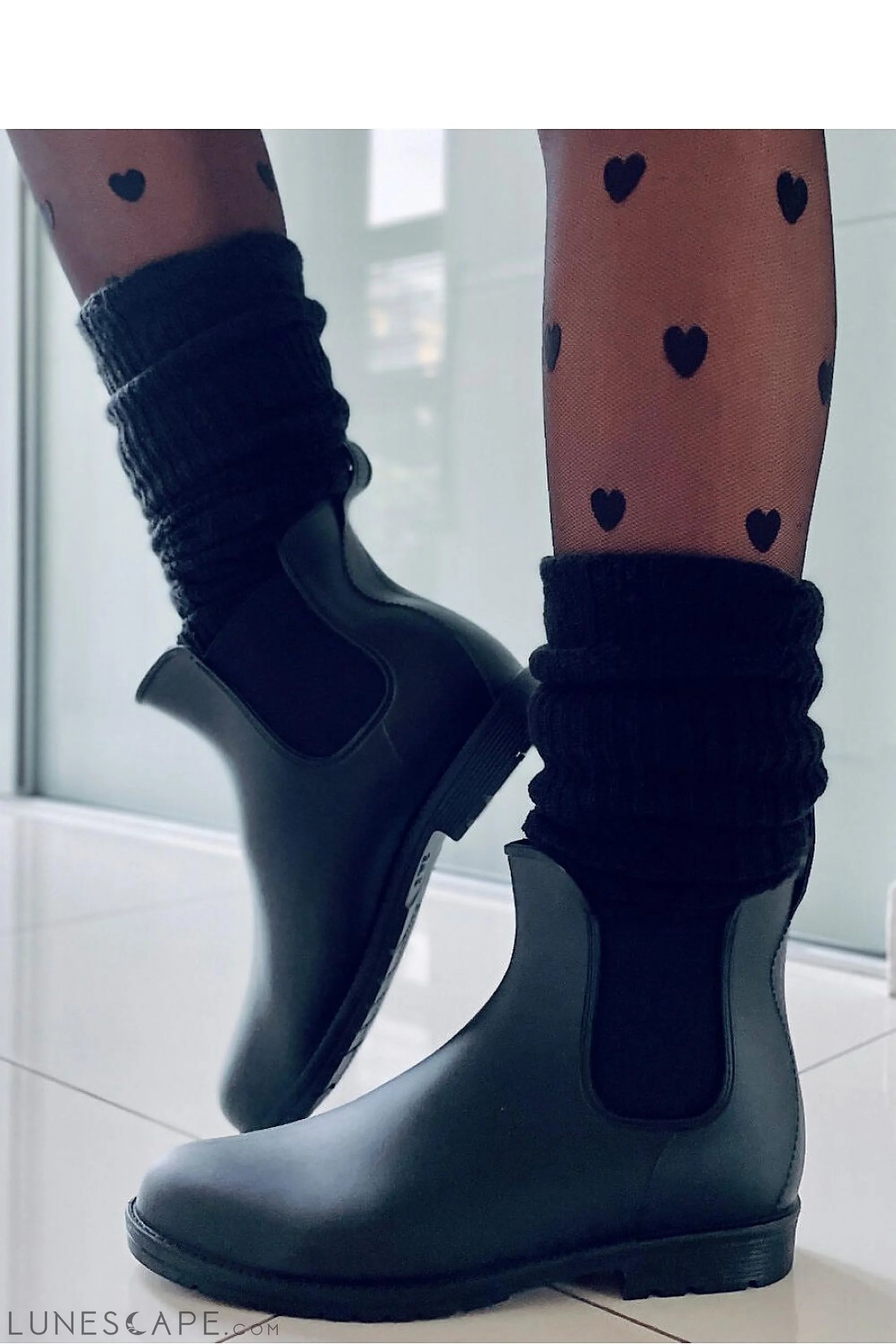 Black Waterproof Wellington Chelsea Boot for Women - Low Heel LUNESCAPE