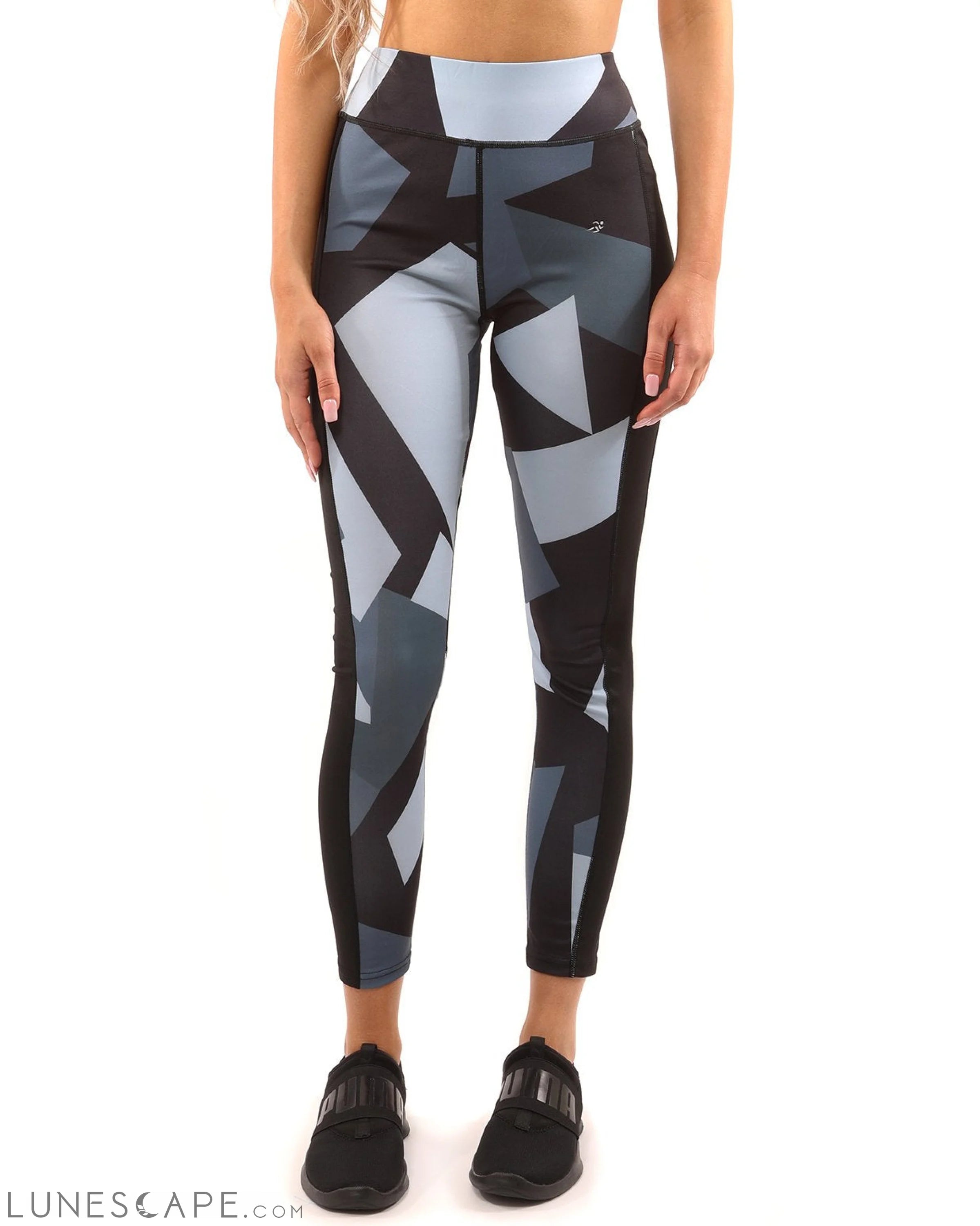 Bondi Set - Leggings & Sports Bra - Black/Grey LUNESCAPE