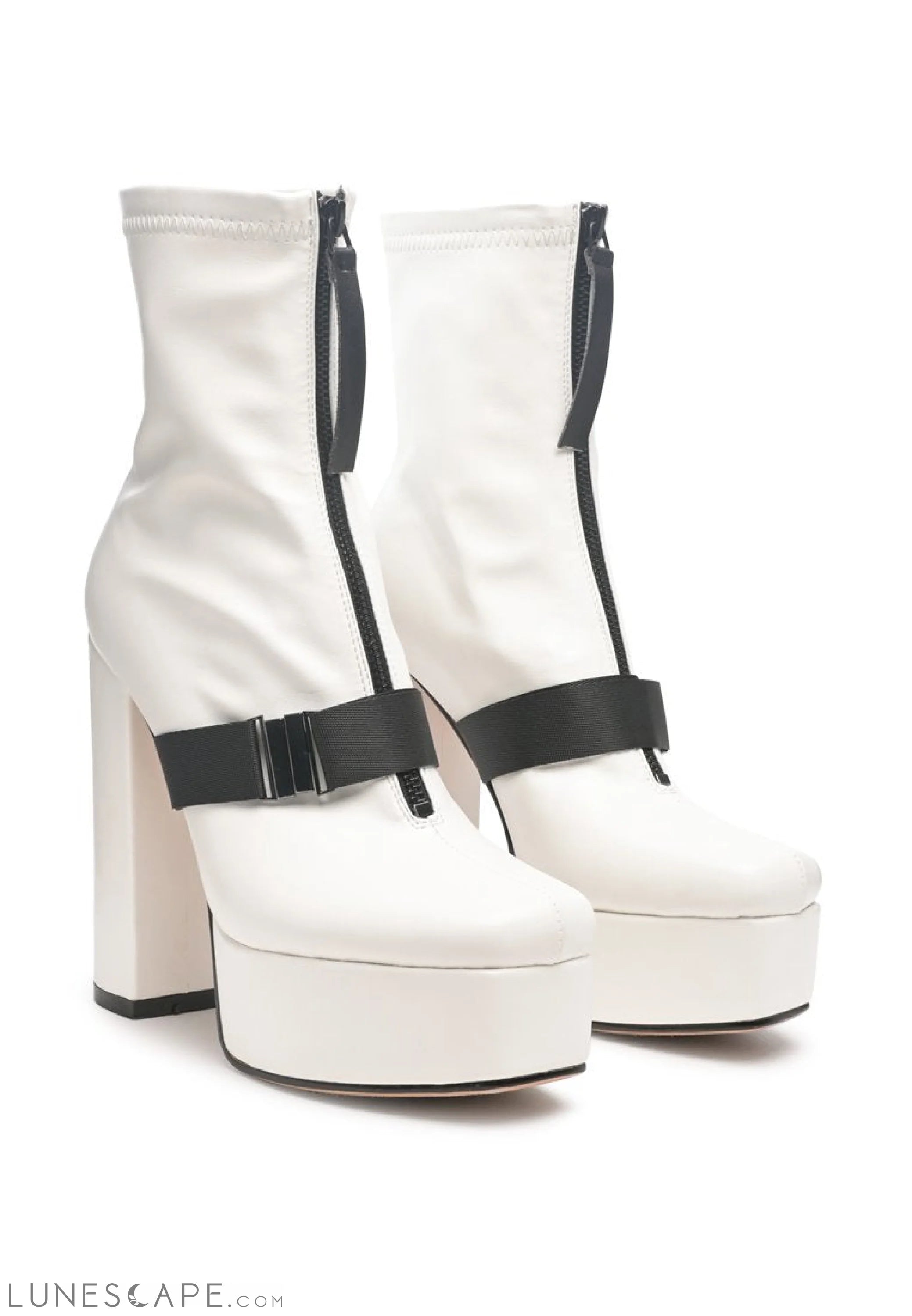 Boomer Chunky High Block Heel Boots LUNESCAPE