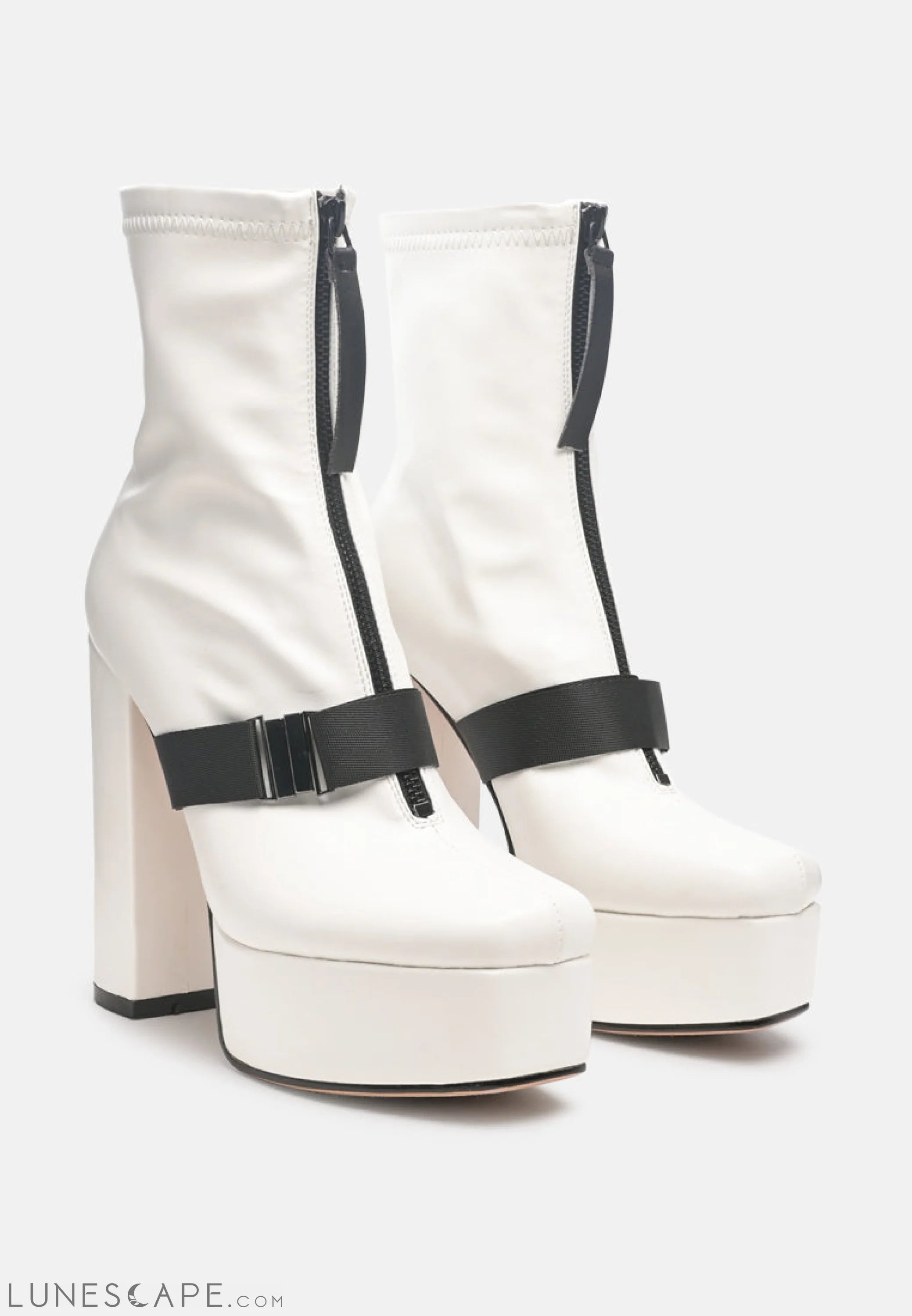 Boomer Chunky High Block Heel Boots LUNESCAPE