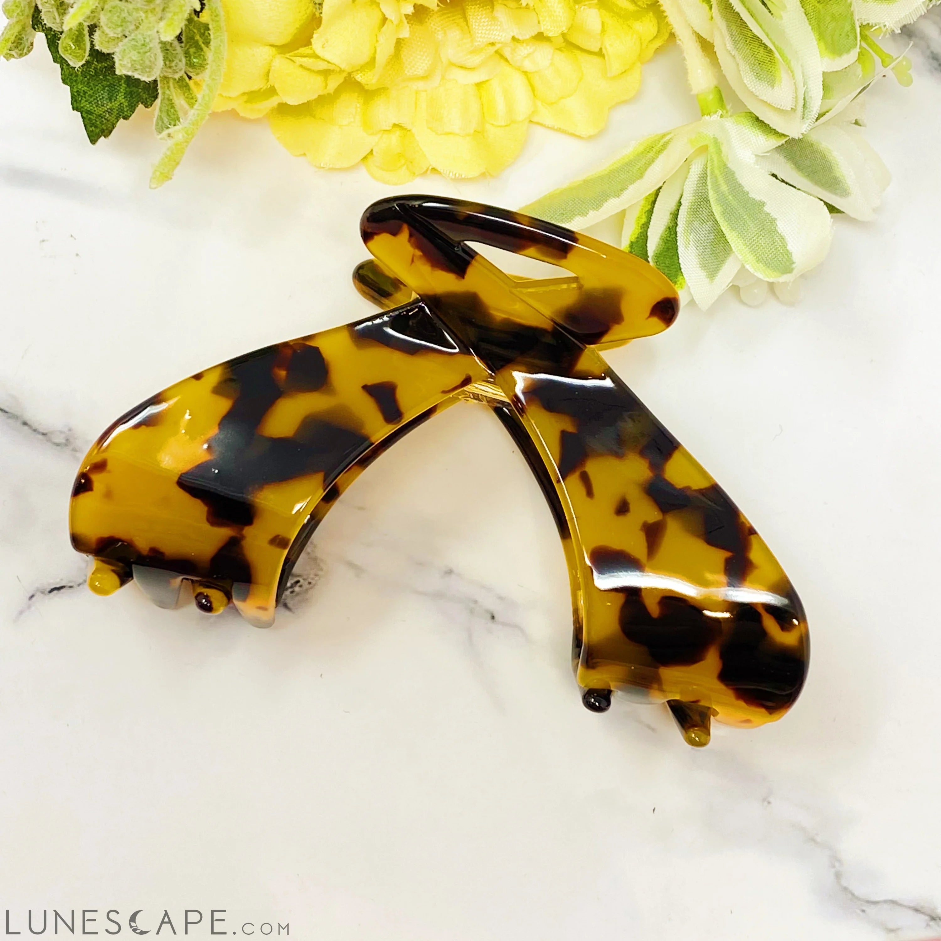 Bow Lovers Hair Claw LUNESCAPE