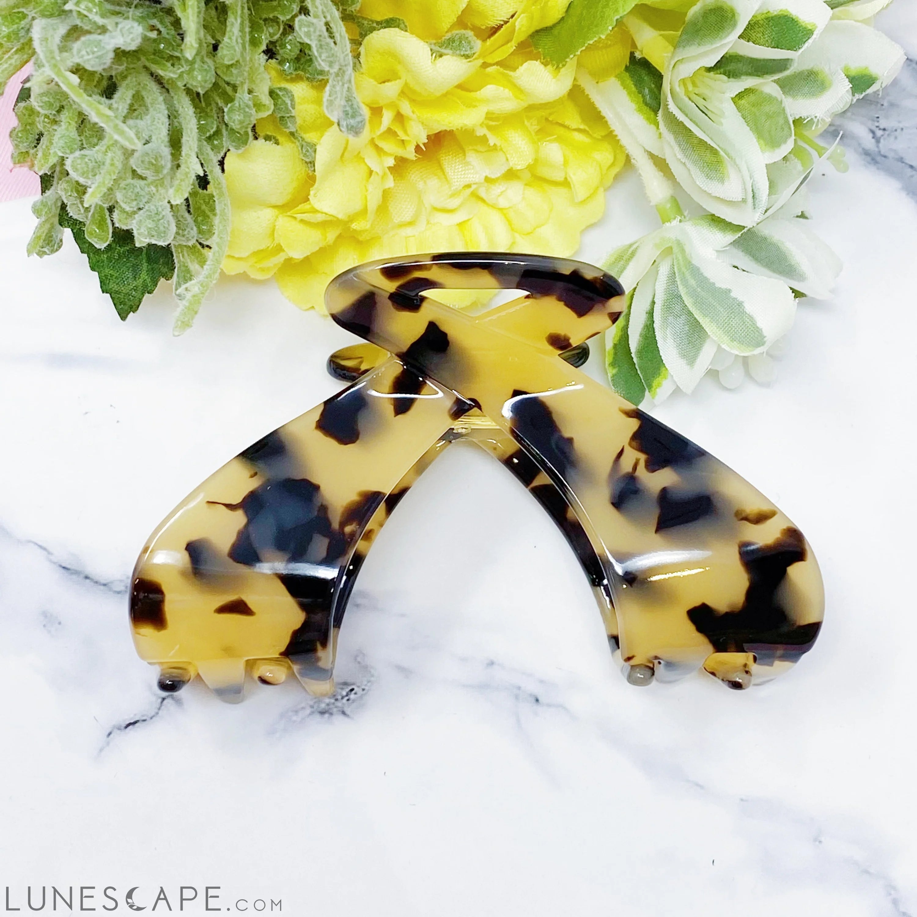 Bow Lovers Hair Claw LUNESCAPE