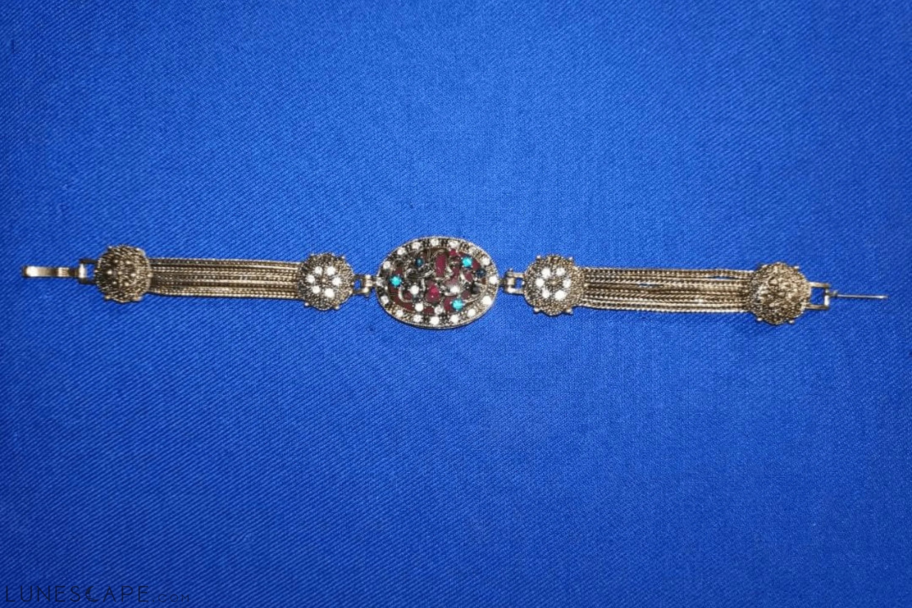 Bracelet Ihda Delicate Handmade Silver Bracelet with Decorative Gemstones LUNESCAPE